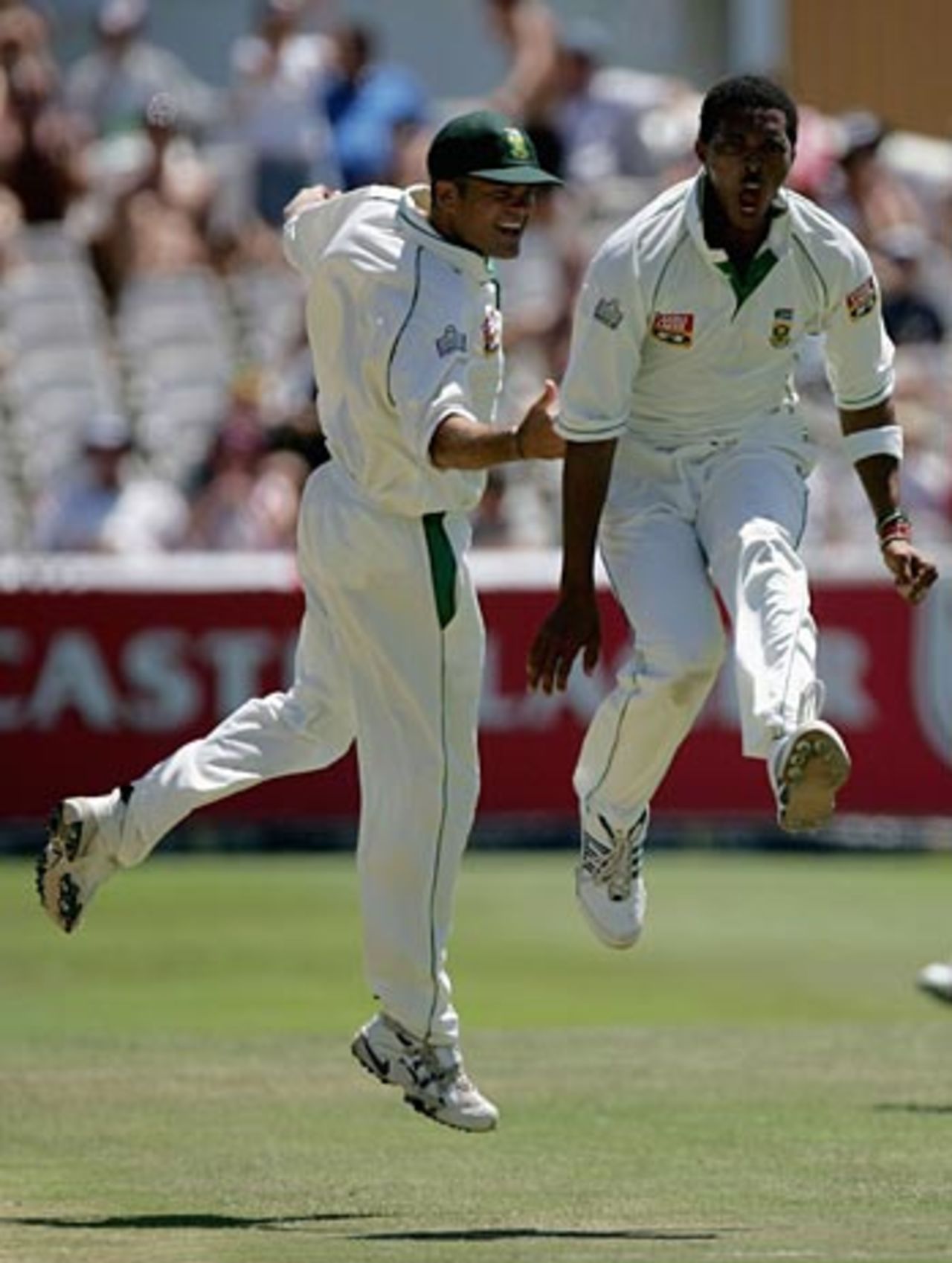 Makhaya Ntini jumps for joy, South Africa v England, 3rd Test, Cape Town, 3rd day, January 4, 2005