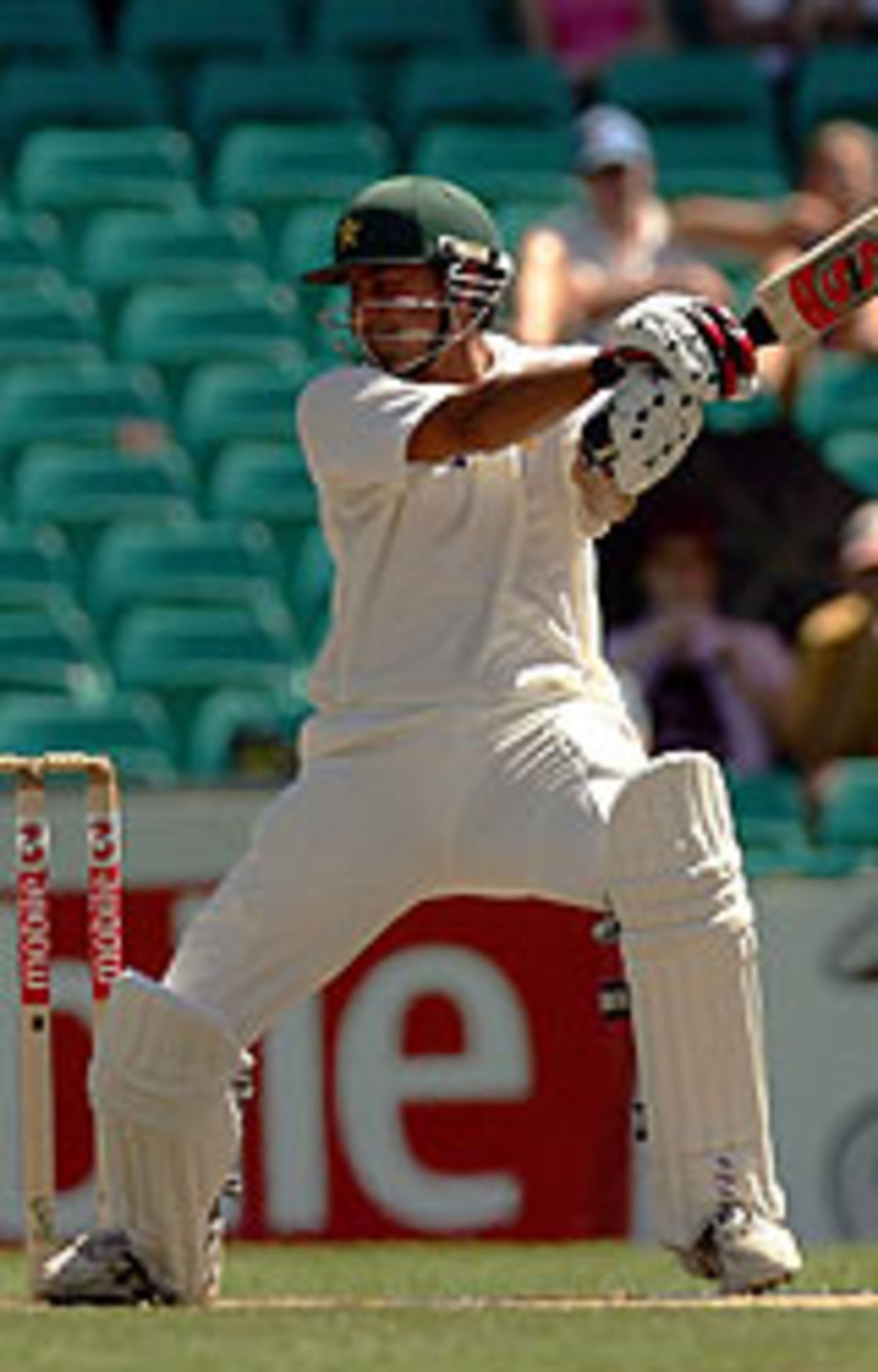 Younis Khan cuts ferociously, Australia v Pakistan, 3rd Test, Sydney, January 5, 2005