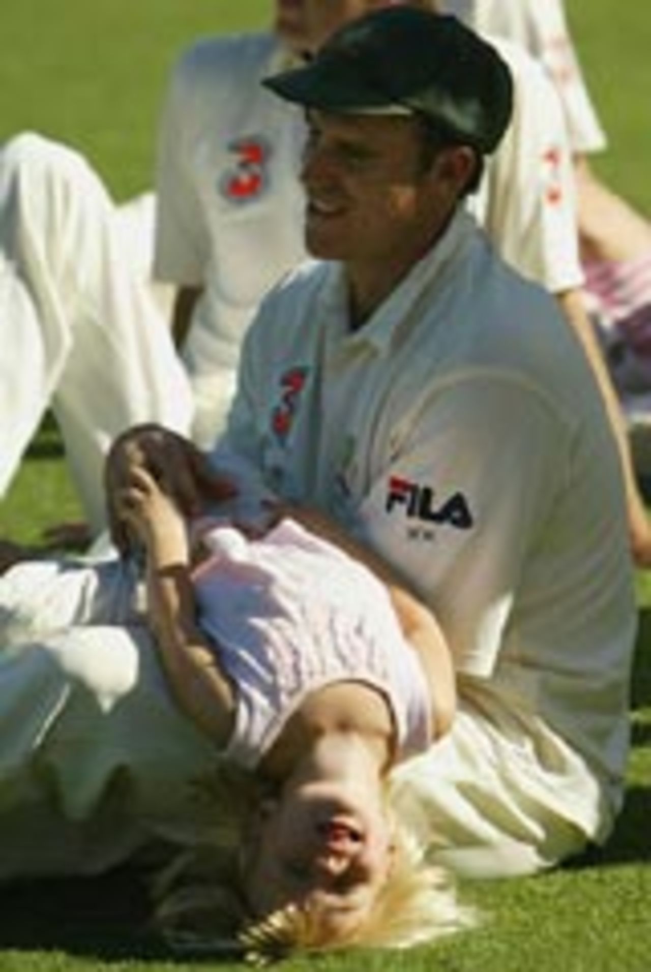 Matthew Hayden and his daughter Grace relax after Australia's win, Australia v Pakistan, 3rd Test, Sydney, January 5, 2005