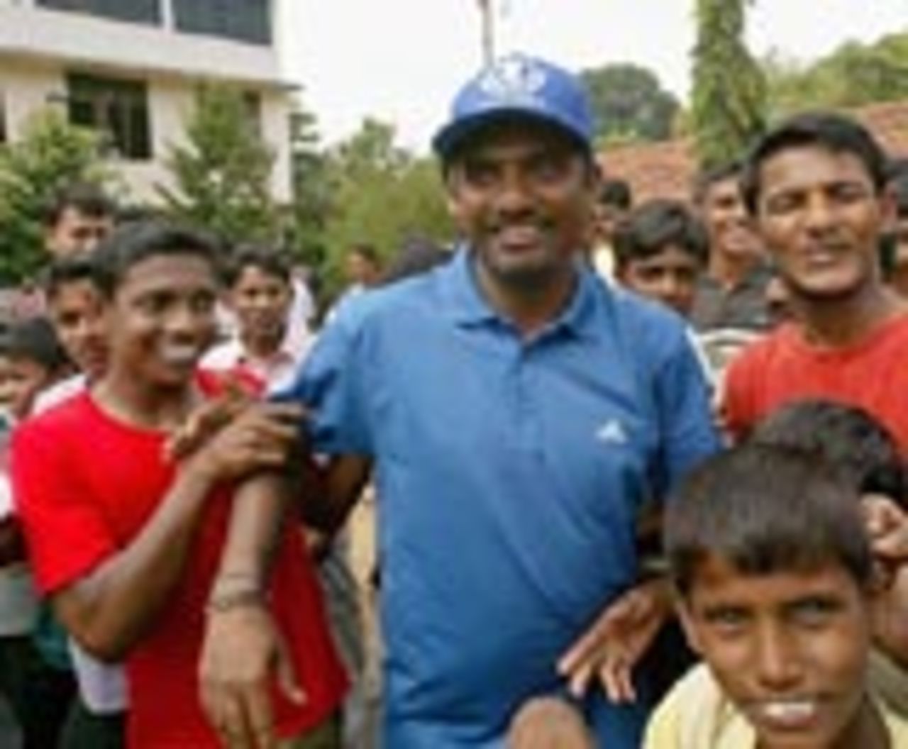 Muttiah Muralitharan  meets fans, Kinniya, January 3, 2005