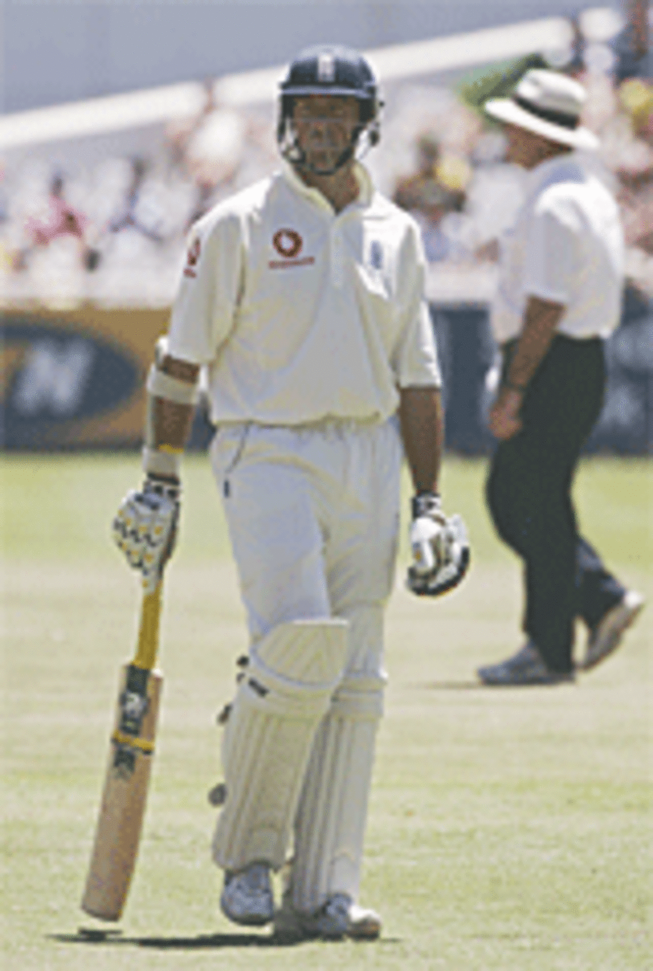 Marcus Trescothick looks dejected as he walks off, South Africa v England, 3rd Test, Cape Town, 4th day, January 5th, 2005