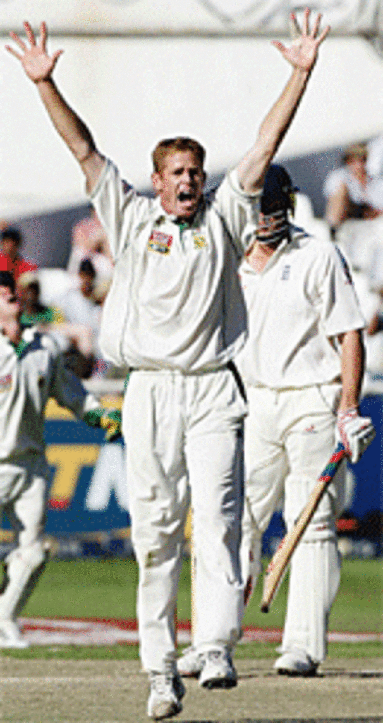 Shaun Pollock is delighted as he dismisses Andrew Flintoff, 3rd Test, Cape Town, 4th day, January 5, 2005