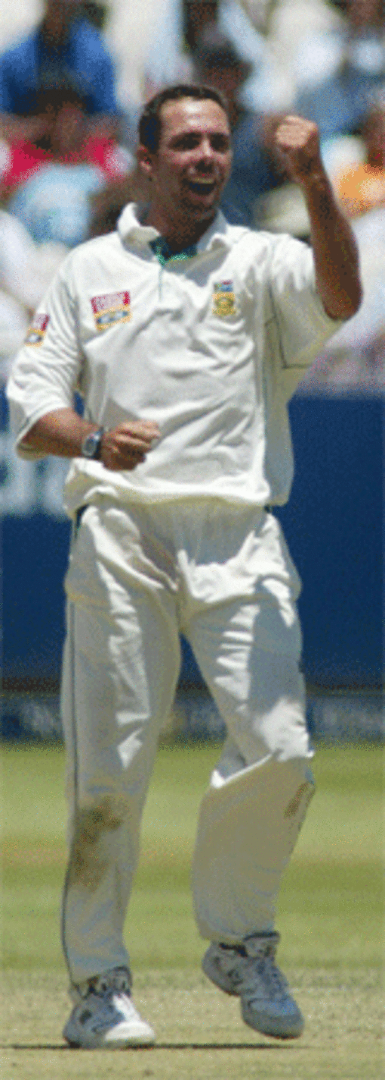 Nicky Boje celebrates as he spins South Africa to victory, 5th day, South Africa v England, Cape Town, 3rd Test, January 6, 2005