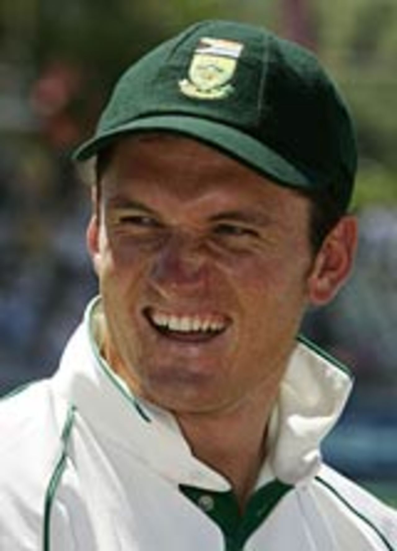 Graeme Smith smiles after South Africa level the series, South Africa v England, 3rd Test, Cape Town, 5th day, January 6, 2005