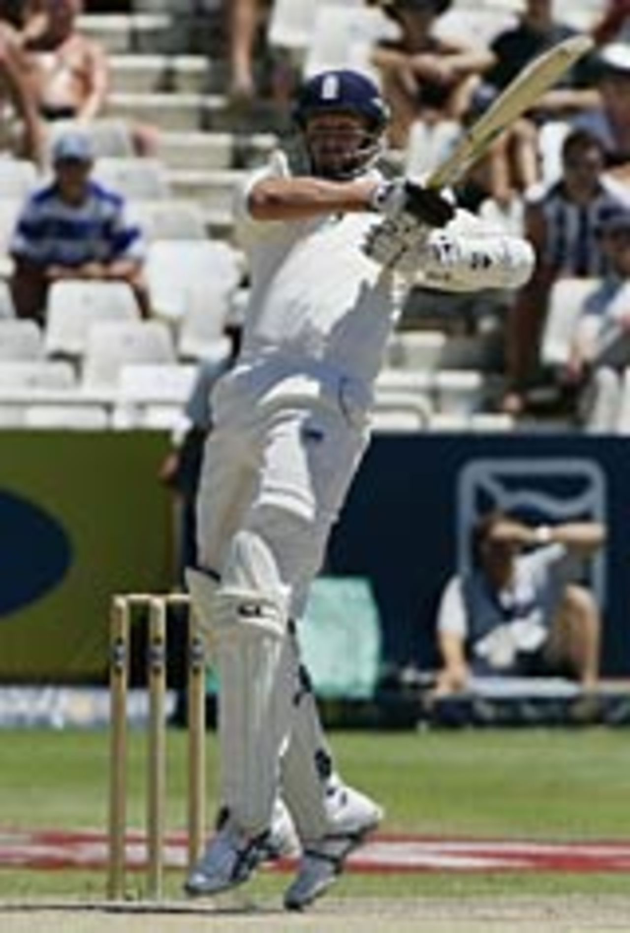 Steve Harmison hits out, South Africa v England, 3rd Test, Cape Town, 5th day, January 6, 2005