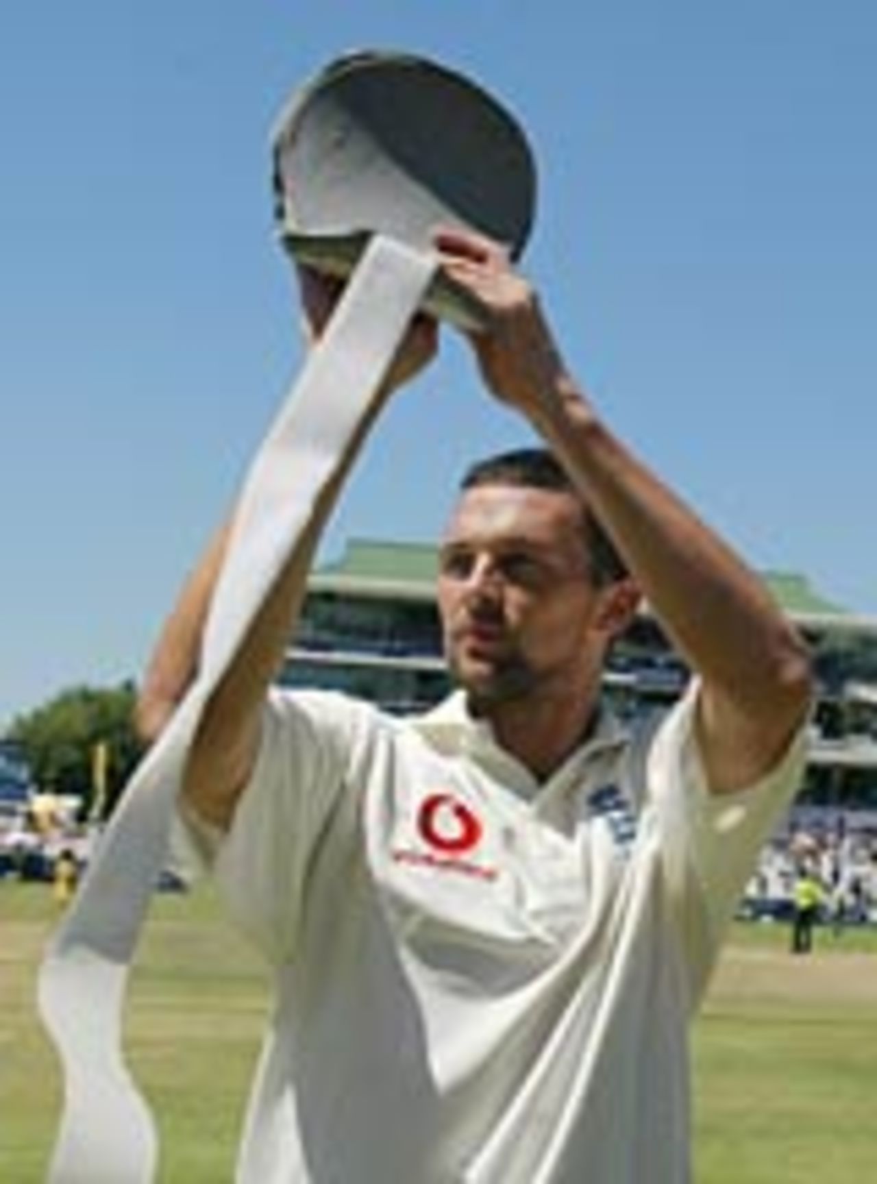 Steve Harmison and thigh pad, South Africa v England, 3rd Test, Cape Town, 5th day, January 6 2005