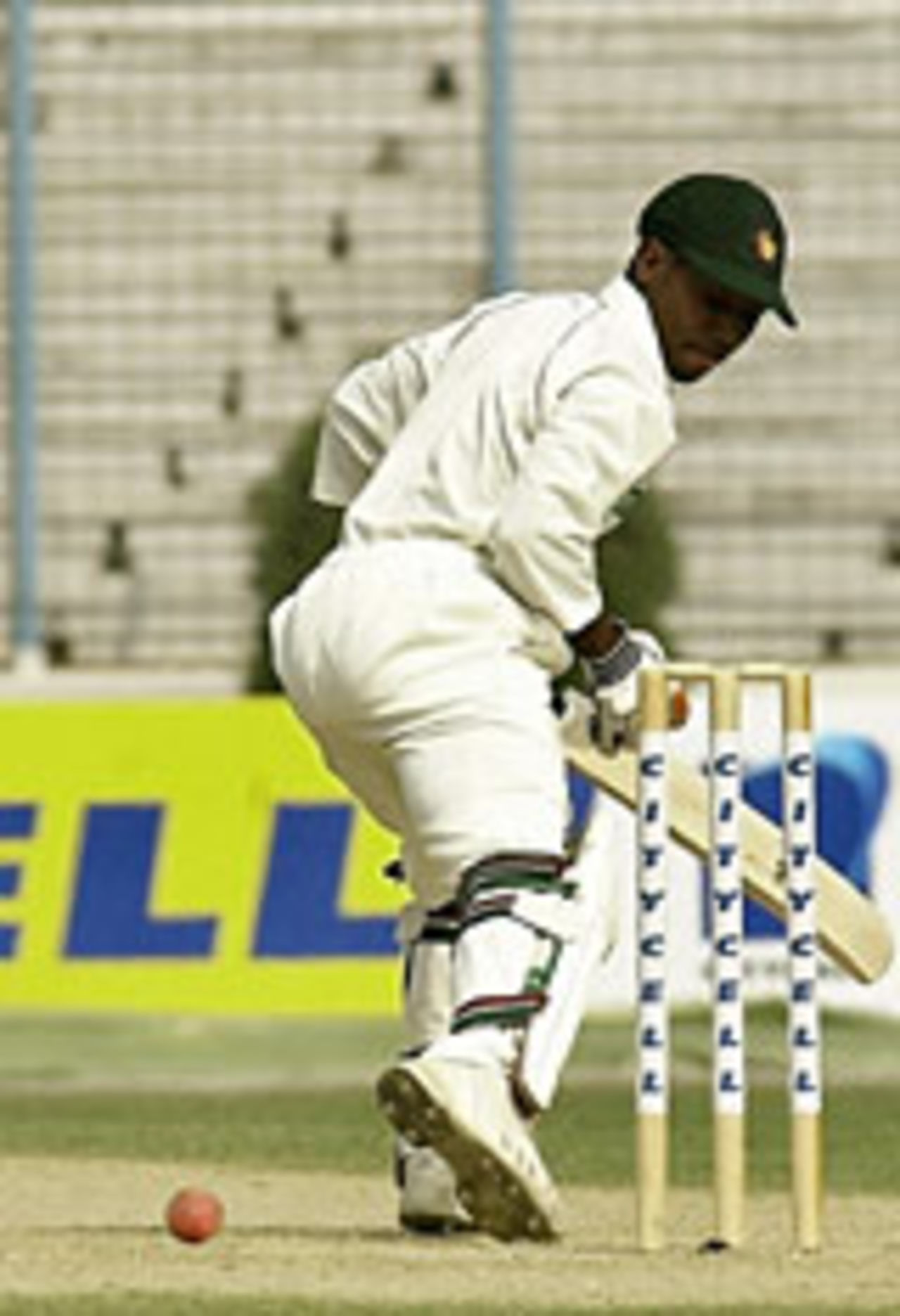 Tatenda Taibu looks back, Bangladesh v Zimbabwe, 1st Test, Chittagong, 3rd day, January 8, 2005