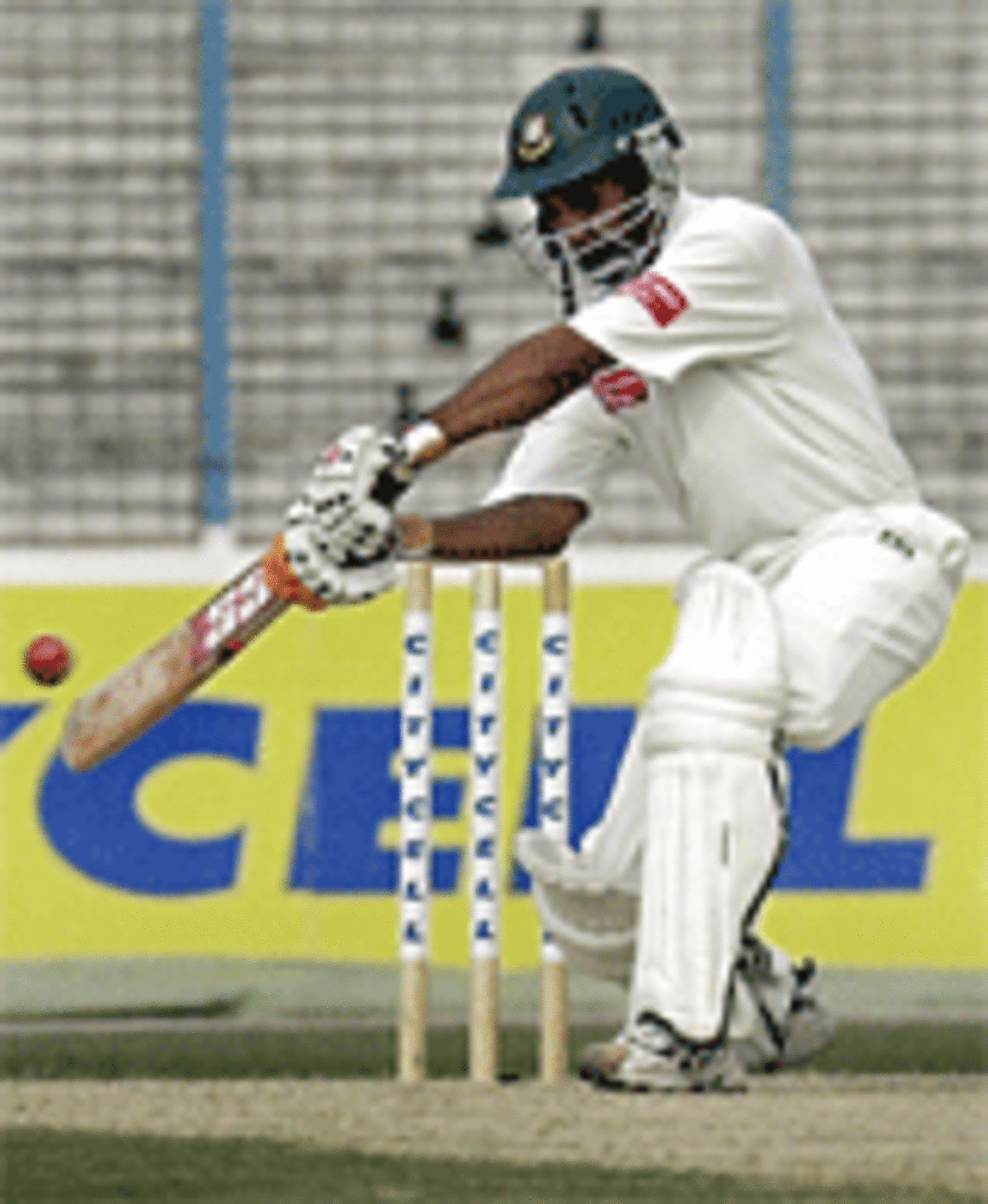Habibul Bashar hits out on his way to 55, Bangladesh v Zimbabwe, 1st Test, Chittagong, 4th day, January 9, 2005