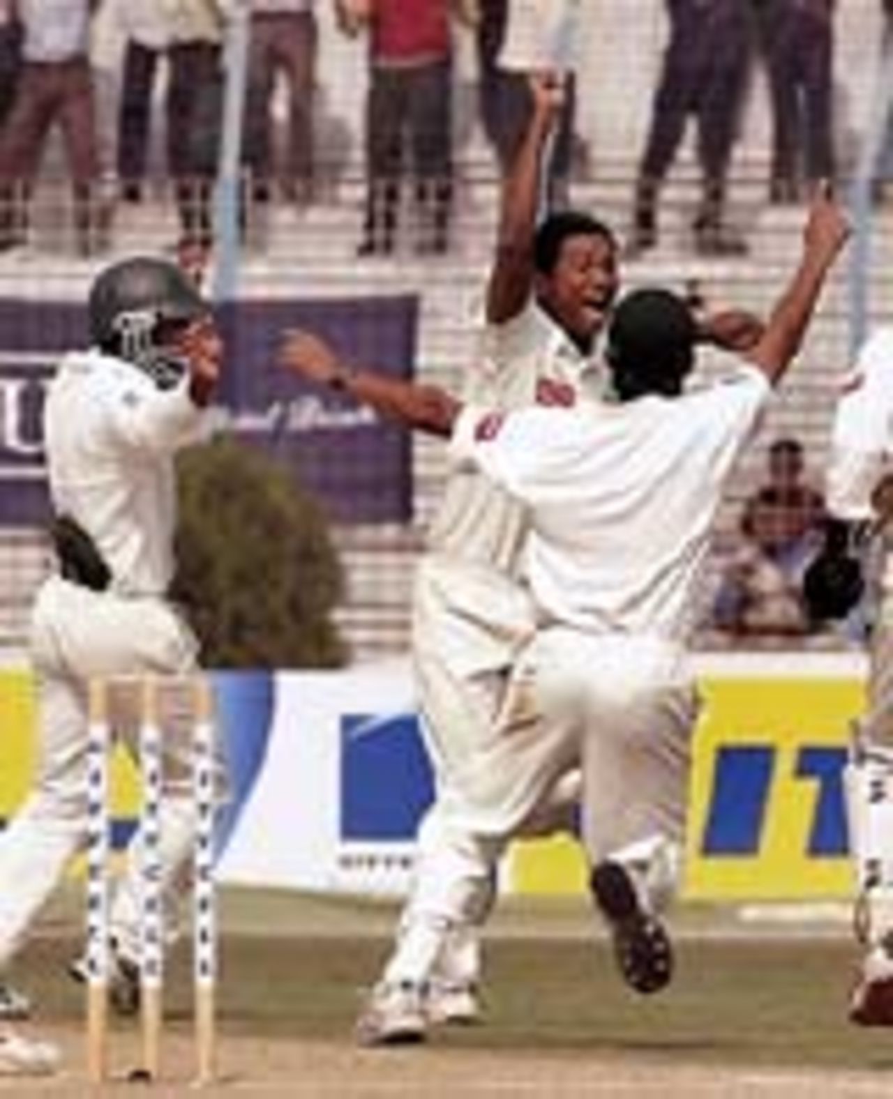 Enamul Haque celebrates the moment of victory, Bangladesh v Zimbabwe, 1st Test, Chittagong, January 10, 2005