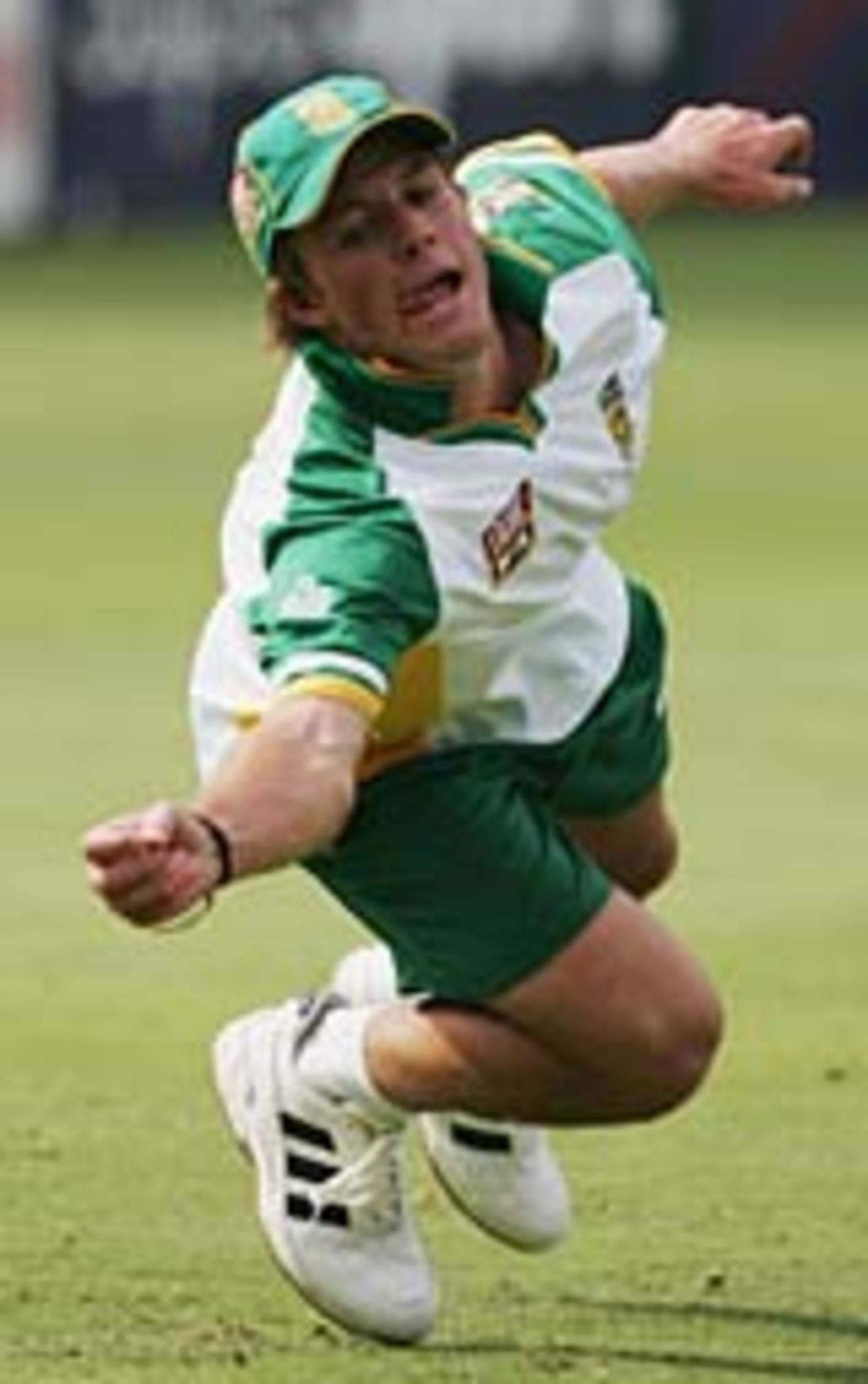 AB de Villiers diving at a practice session at the Wanderers, Johannesburg, January 11, 2005