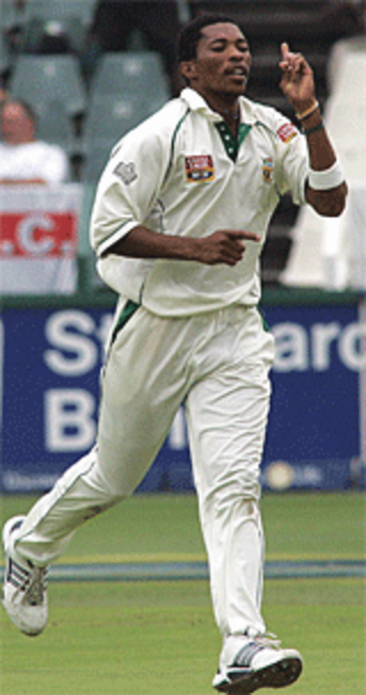 Makhaya Ntini strikes twice to set England reeling, second day, South Africa v England, fourth Test, The Wanderers, January 14, 2005