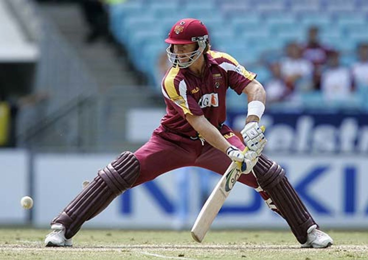 Andy Bichel glides the ball to the off side, New South Wales v Queensland, ING Cup, Sydney, January 15, 2005