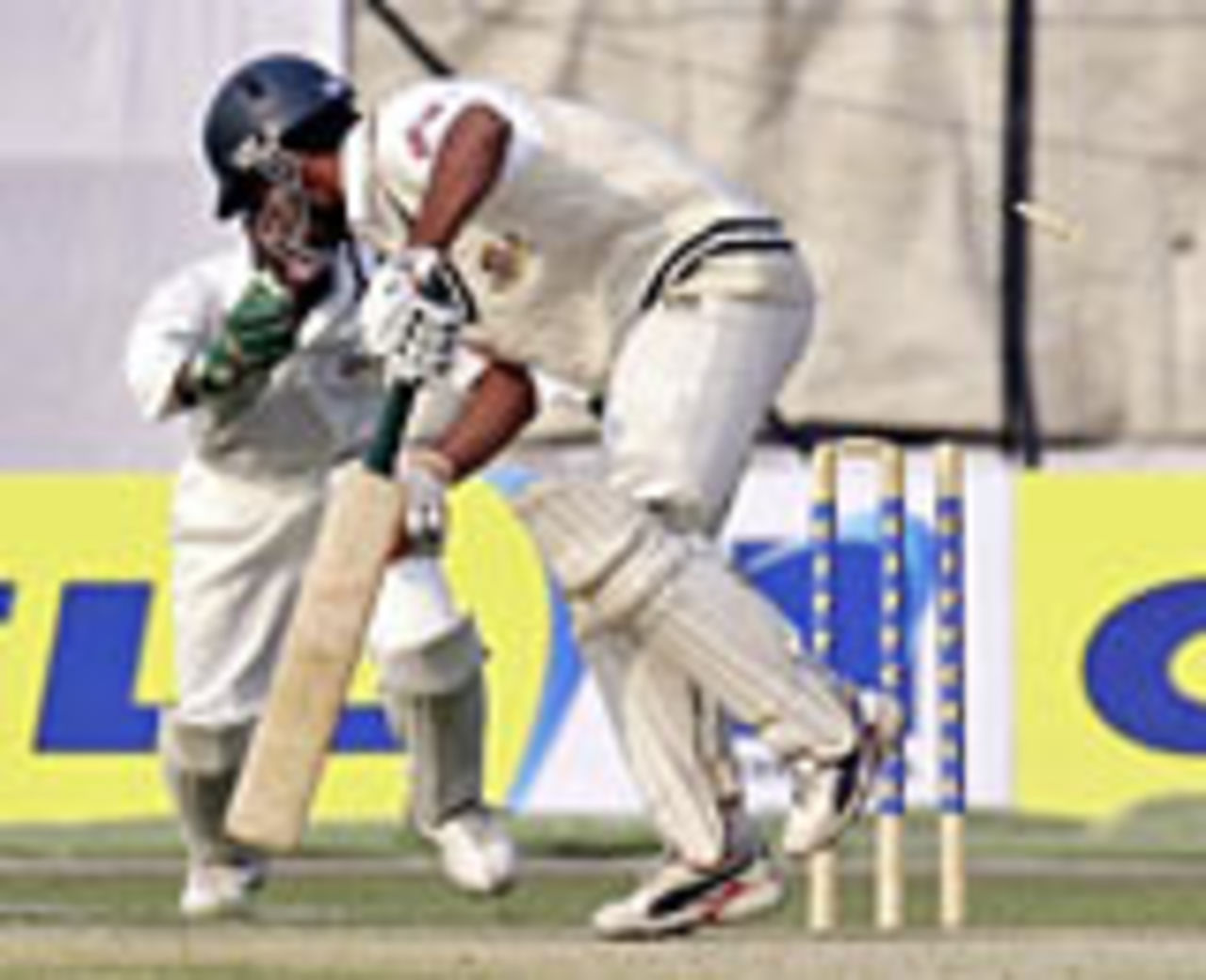 Khaled Mashud is bowled out, Bangladesh v Zimbabwe, 2nd Test, Dhaka, 2nd day, January 15, 2005