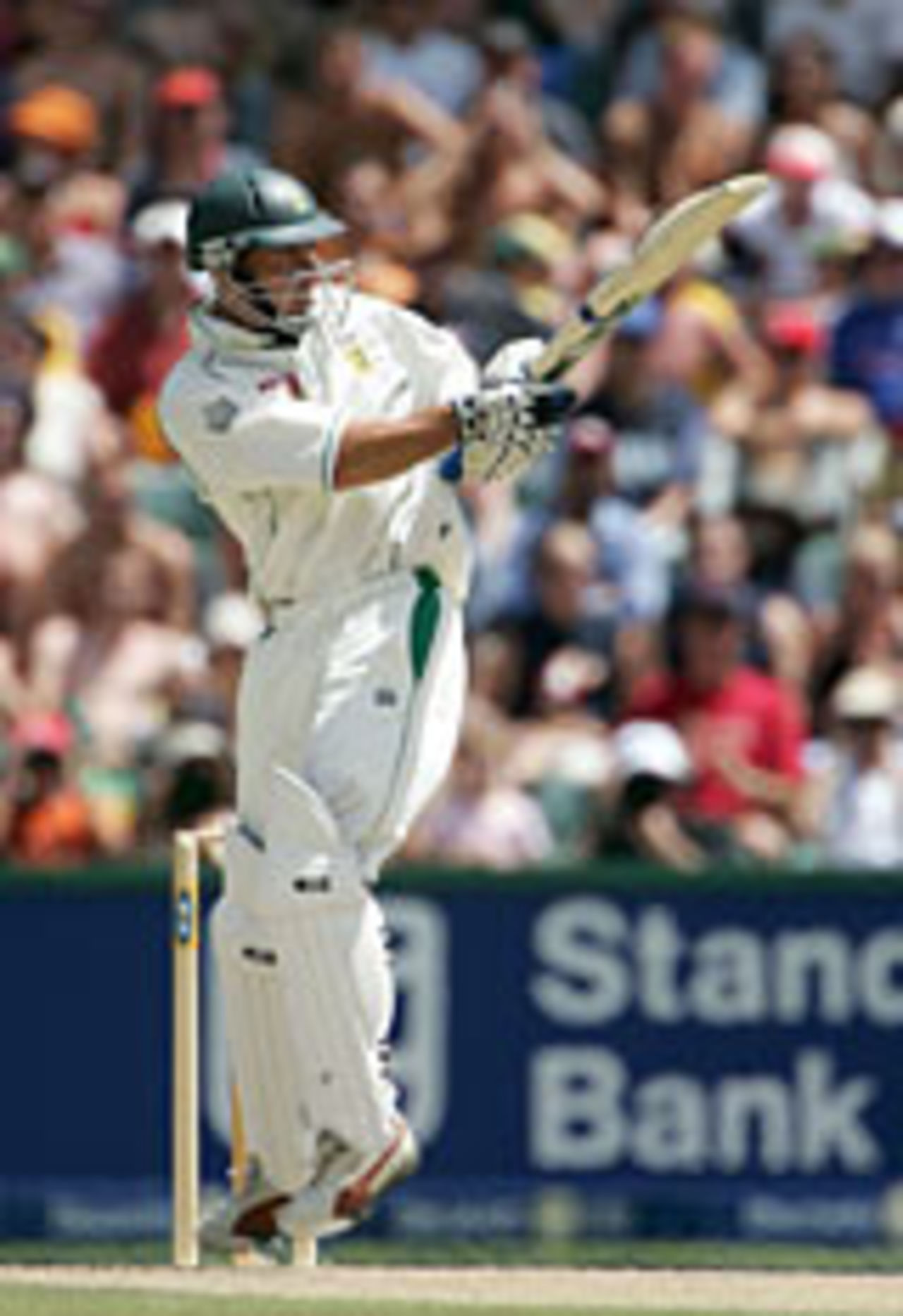 Herschelle Gibbs pulls the ball, South Africa v England, 4th Test, Jo'burg, 3rd day, January 15, 2005