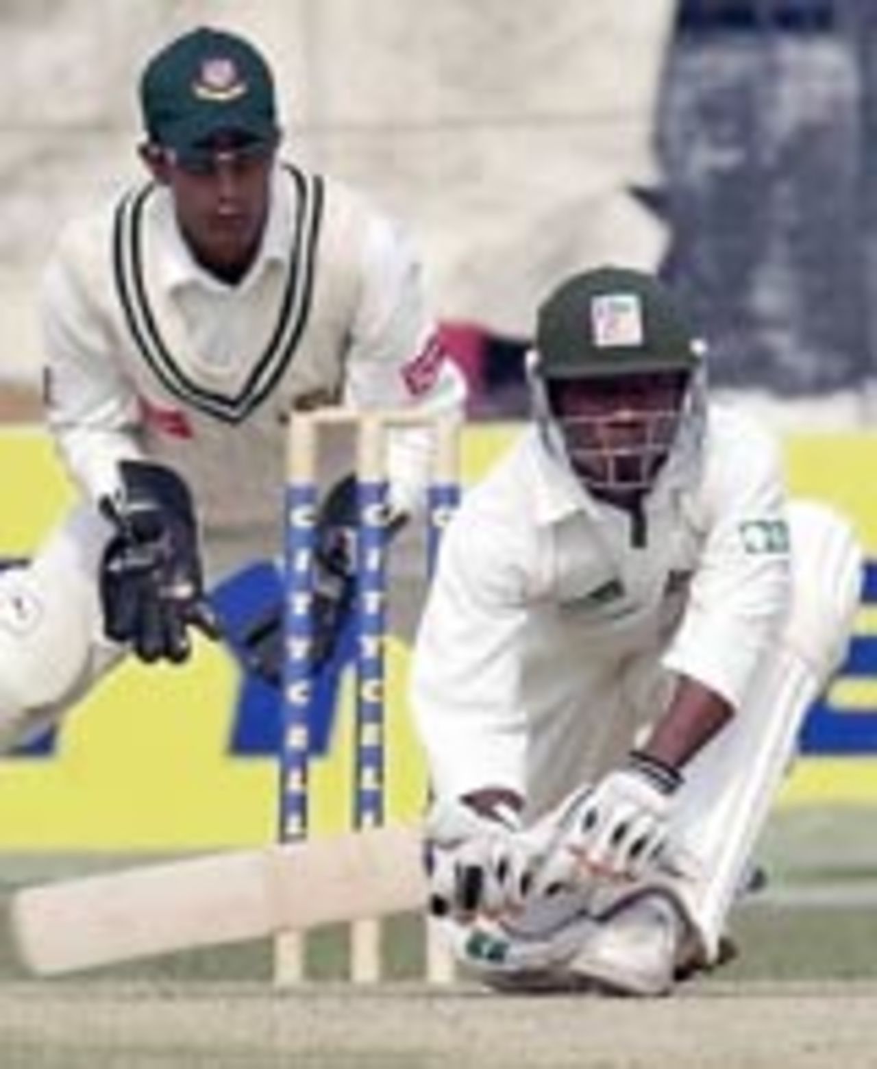 Tatenda Taibu plays the sweep, Bangladesh v Zimbabwe, 2nd Test, Dhaka, January 16, 2005