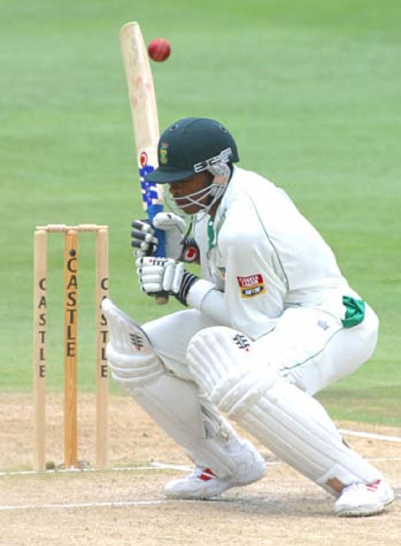 Up periscope ... how not to avoid a bouncer, South Africa v England, 4th Test, The Wanderers, January 16, 2005