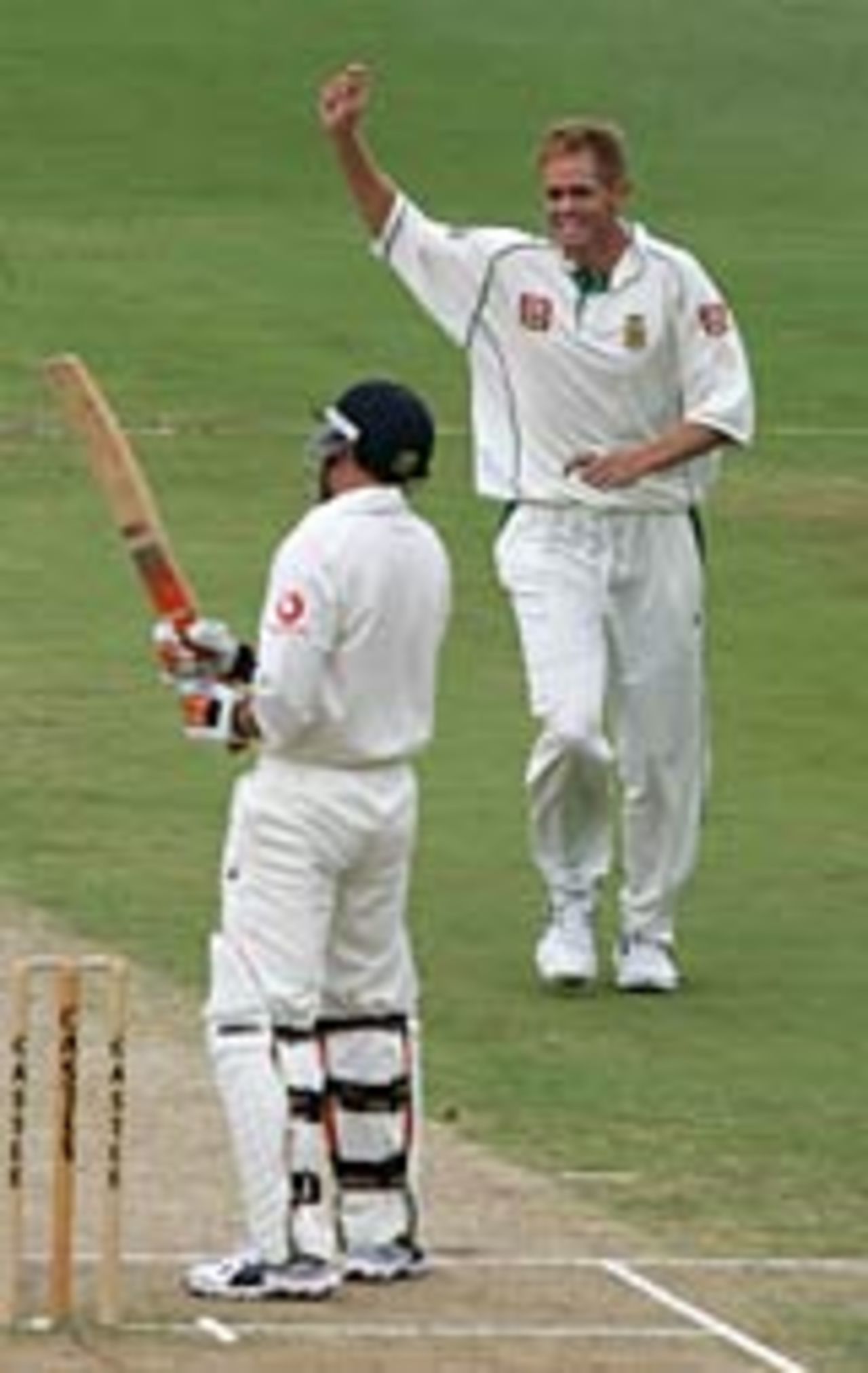 Shaun Pollock celebrates, Geraint Jones departs, South Africa v England, 4th Test, The Wanderers, January 16, 2005