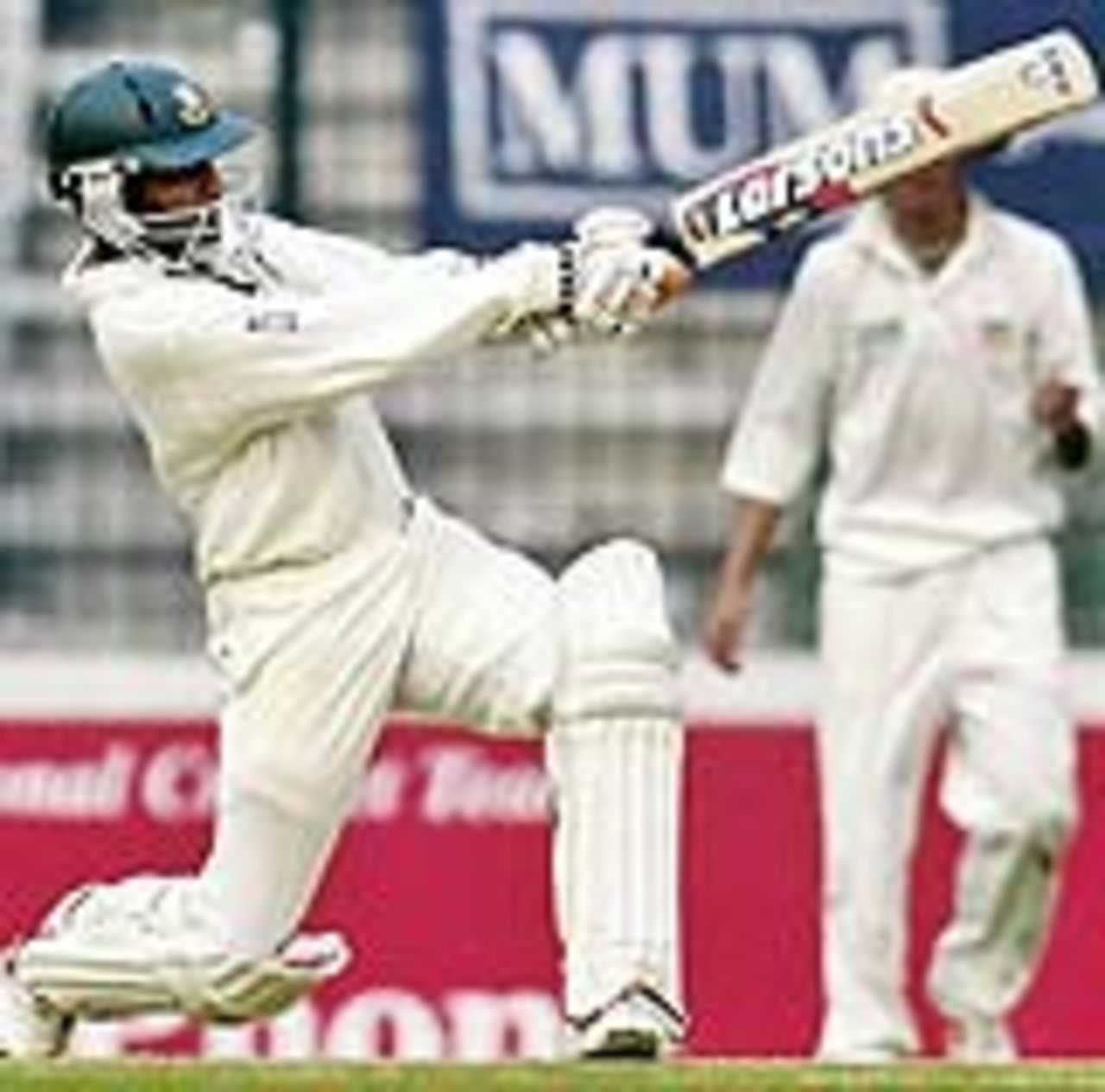 Nafis Iqbal hits out, Bangladesh v Zimbabwe, 2nd Test, Dhaka, 5th day, January 18, 2005