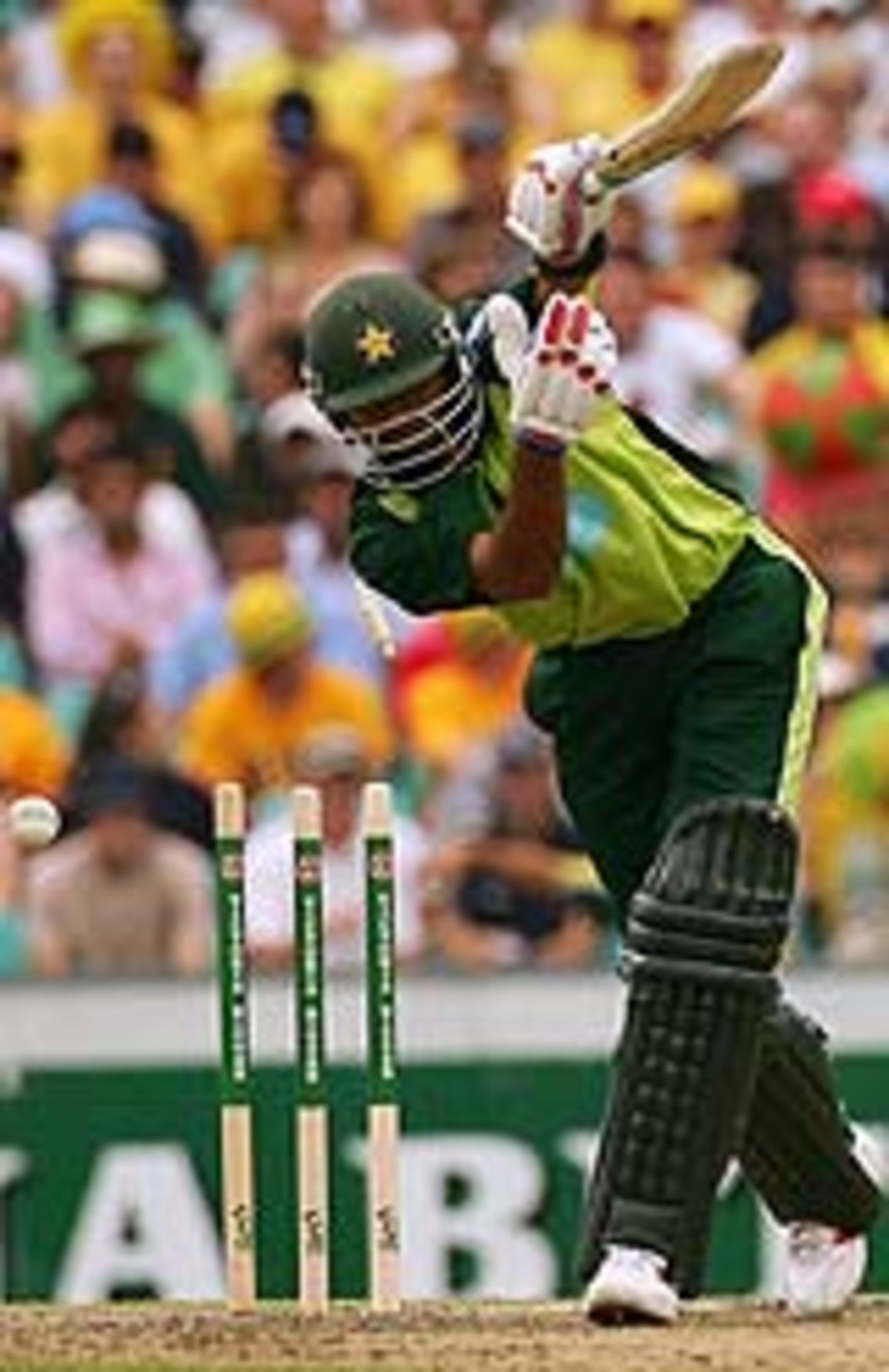 Shoaib Malik is bowled comprehensively, Australia v Pakistan, VB Series, Sydney, January 23, 2005