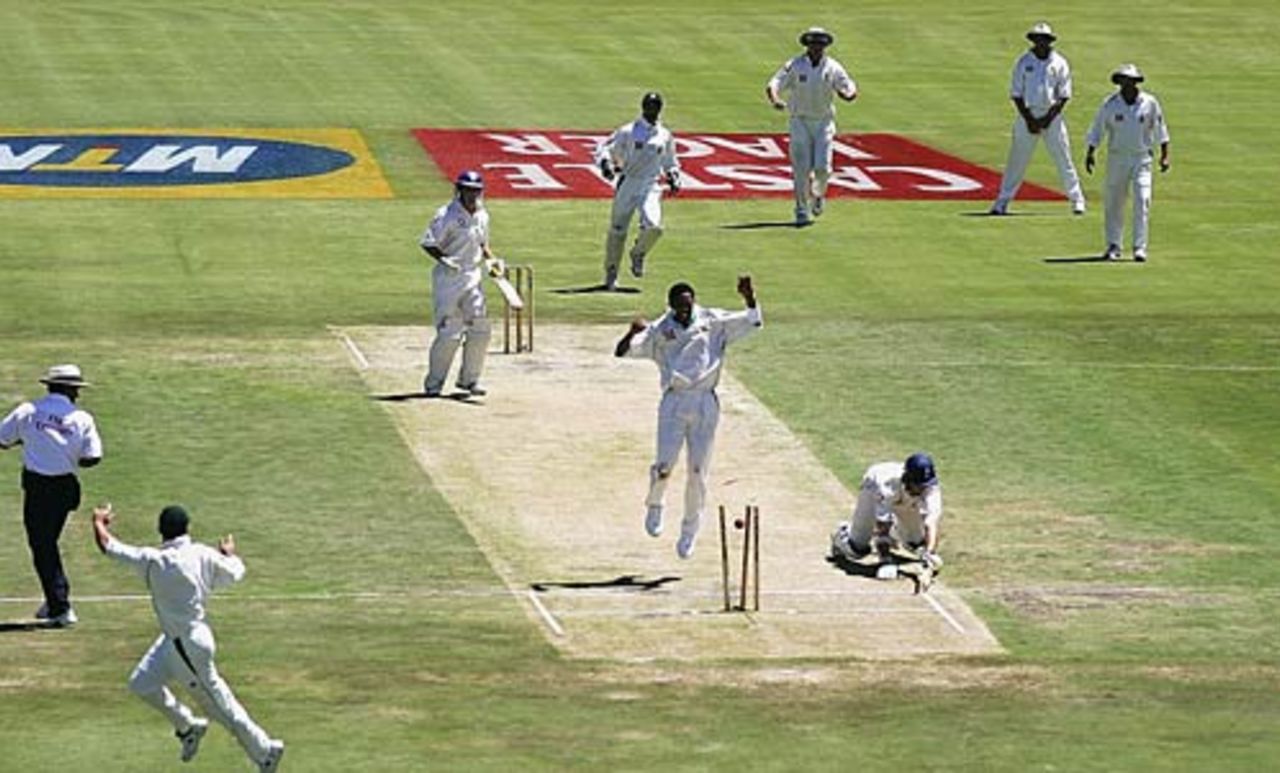 Marcus Trescothick is run out by a direct hit from Nicky Boje, South Africa v England, 5th Test, Centurion, January 23, 2005