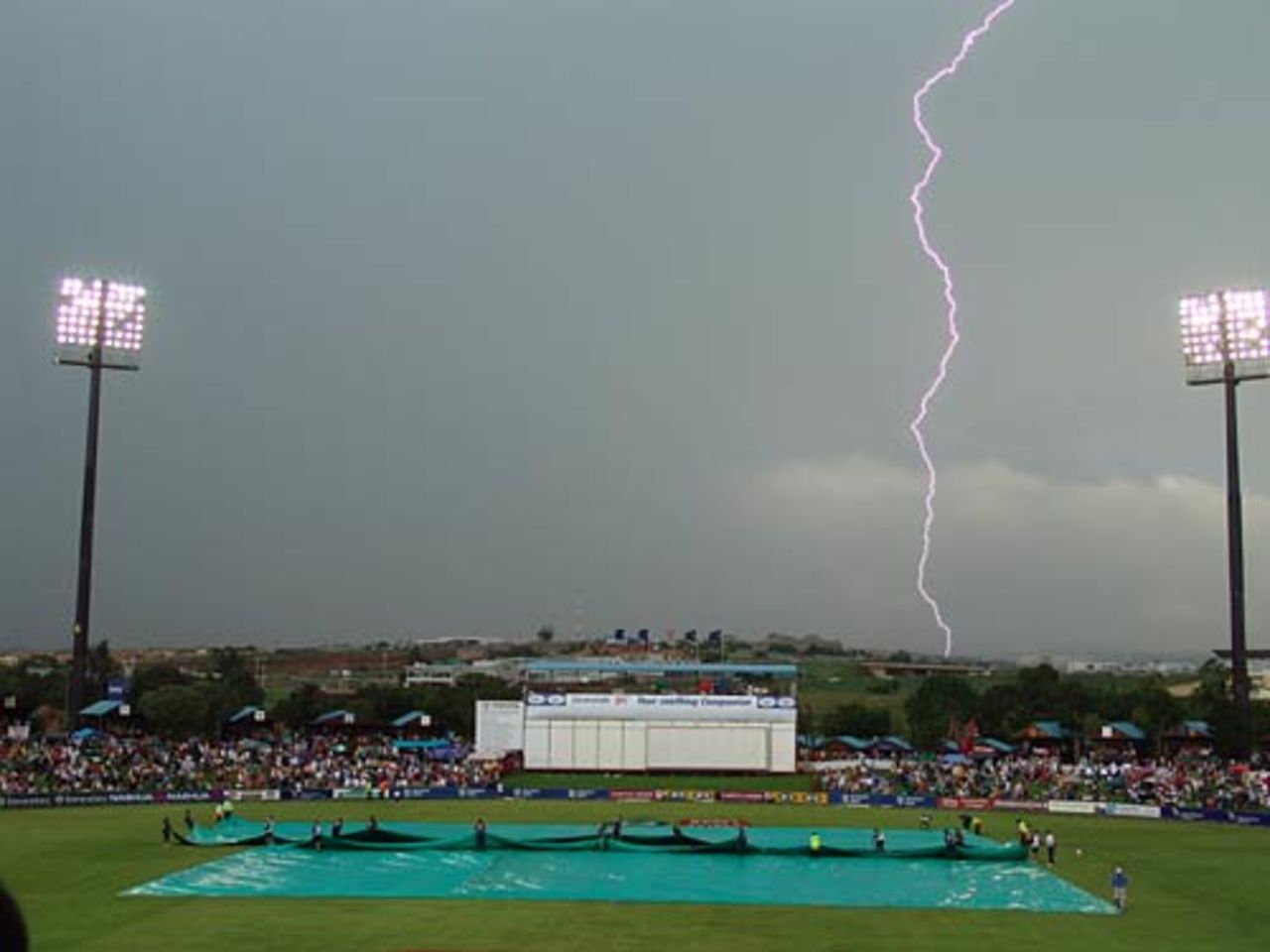 Lightning stops play at Centurion, South Africa v England, 5th Test, Centurion, January 23, 2005
