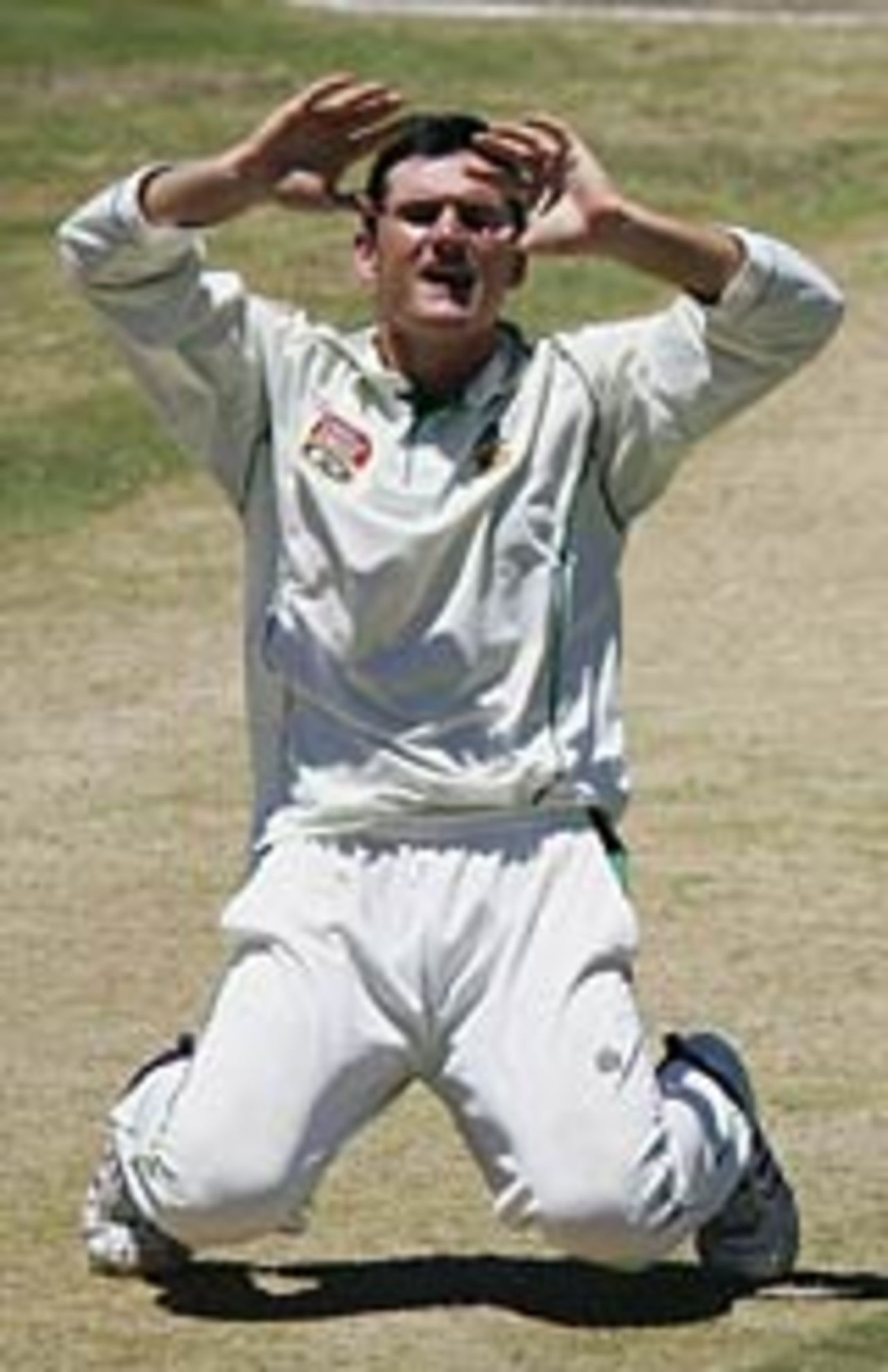 Graeme Smith down on his knees, South Africa v England, 5th Test, Centurion, January 24, 2005