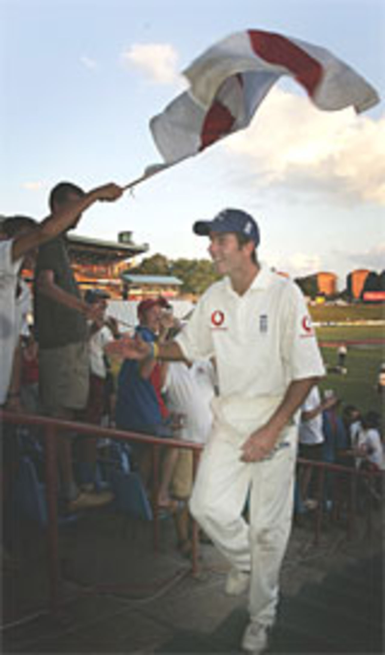 Michael Vaughan celebrates an historic 2-1 series win, 5th day, South Africa v England, 5th Test, Centurion January 26, 2005