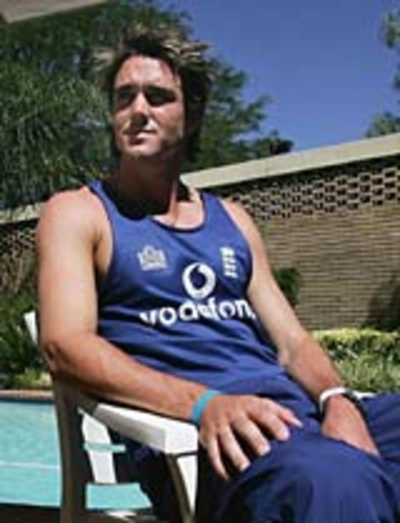 Kevin Pietersen relaxes by the pool, January 28, 2005