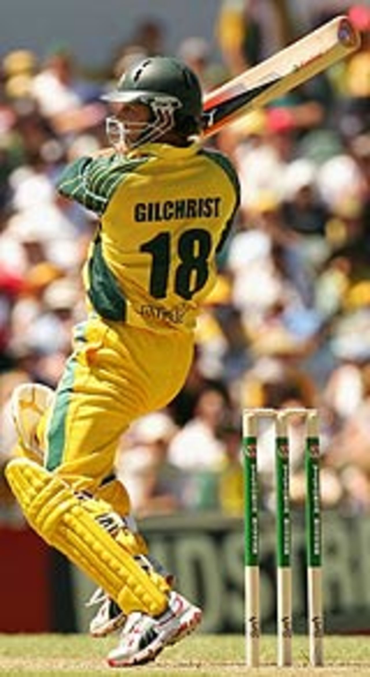 Adam Gilchrist flays one, Australia v Pakistan, VB Series, Perth, January 30, 2005