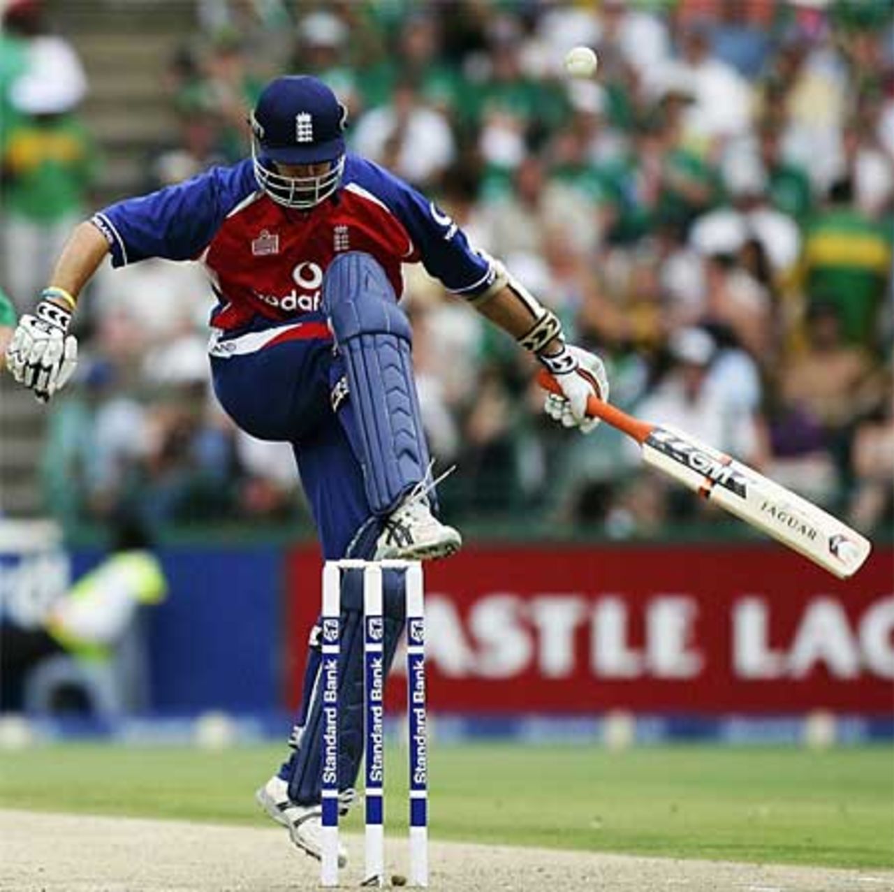 Michael Vaughan cracks a super volley over the stumps, 1st ODI, South Africa v England, The Wanderers, January 30, 2005