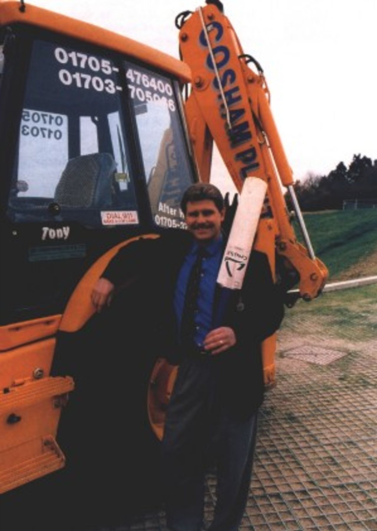 Hampshire captain Robin Smith overlooks the start of Building work at the New Ground in West End.