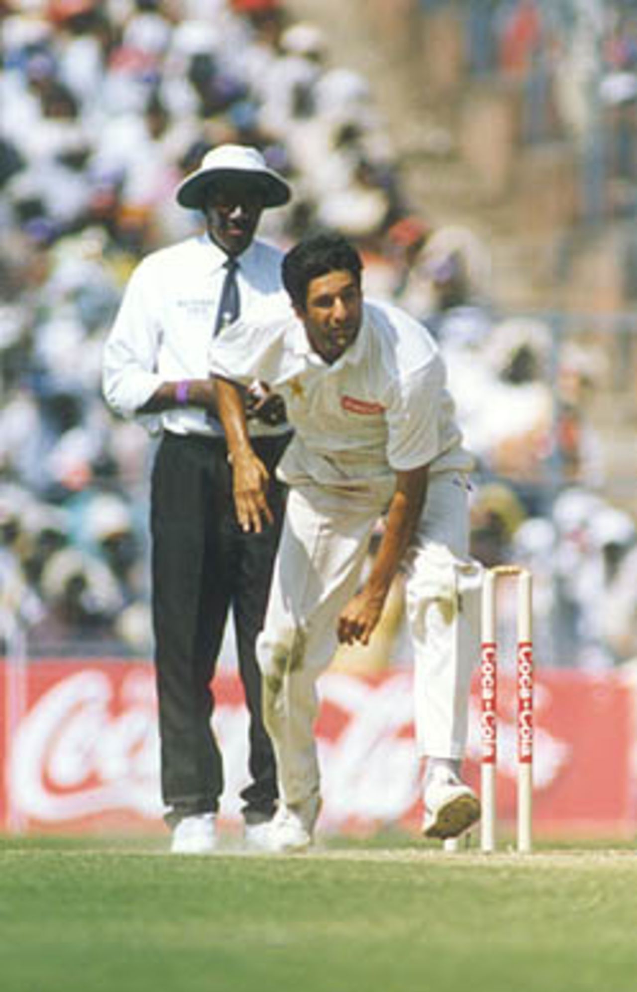 Wasim Akram in action, India v Pakistan, Asia Test Championship, Eden Gardens, Calcutta, 16-20