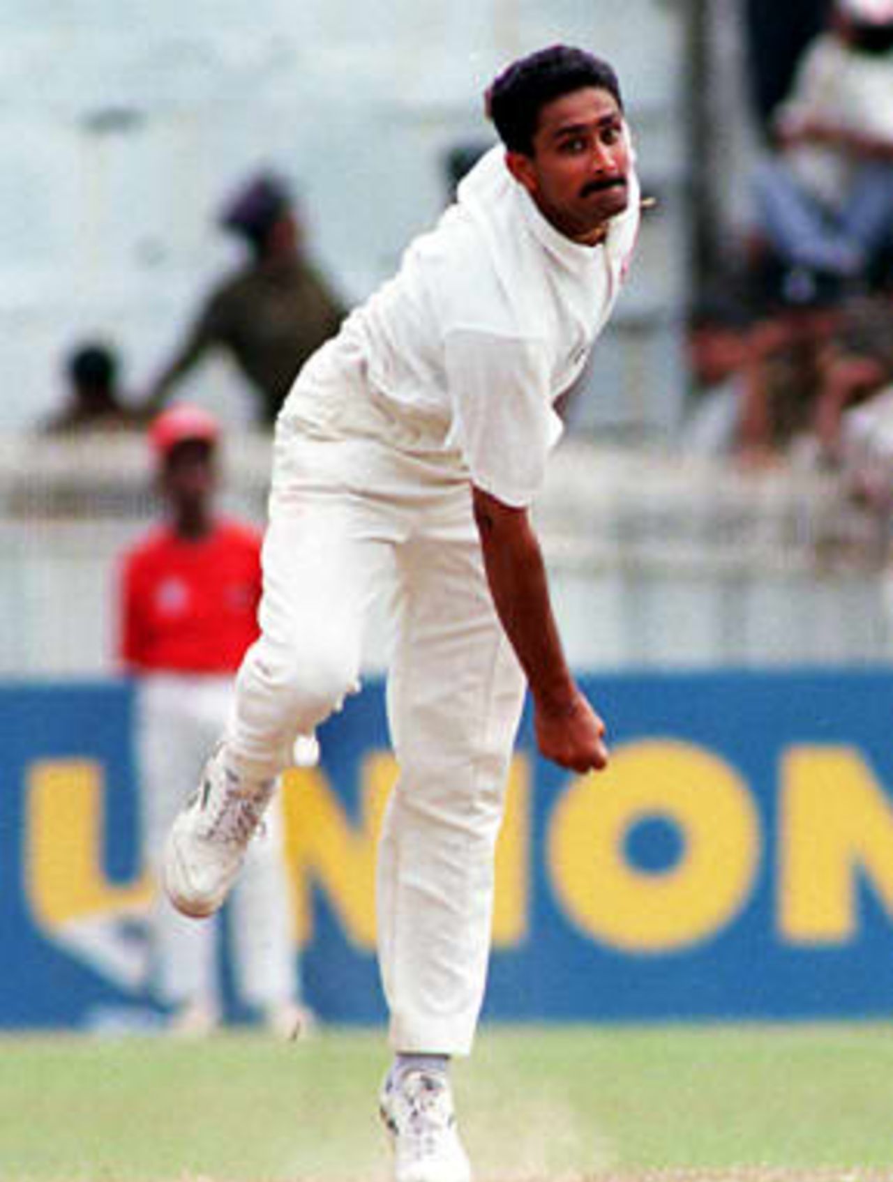 Anil Kumble bowls - Asian Test Championship, 1998/99, 2nd Match Sri Lanka v India Sinhalese Sports Club, Colombo 27 Feb 1999