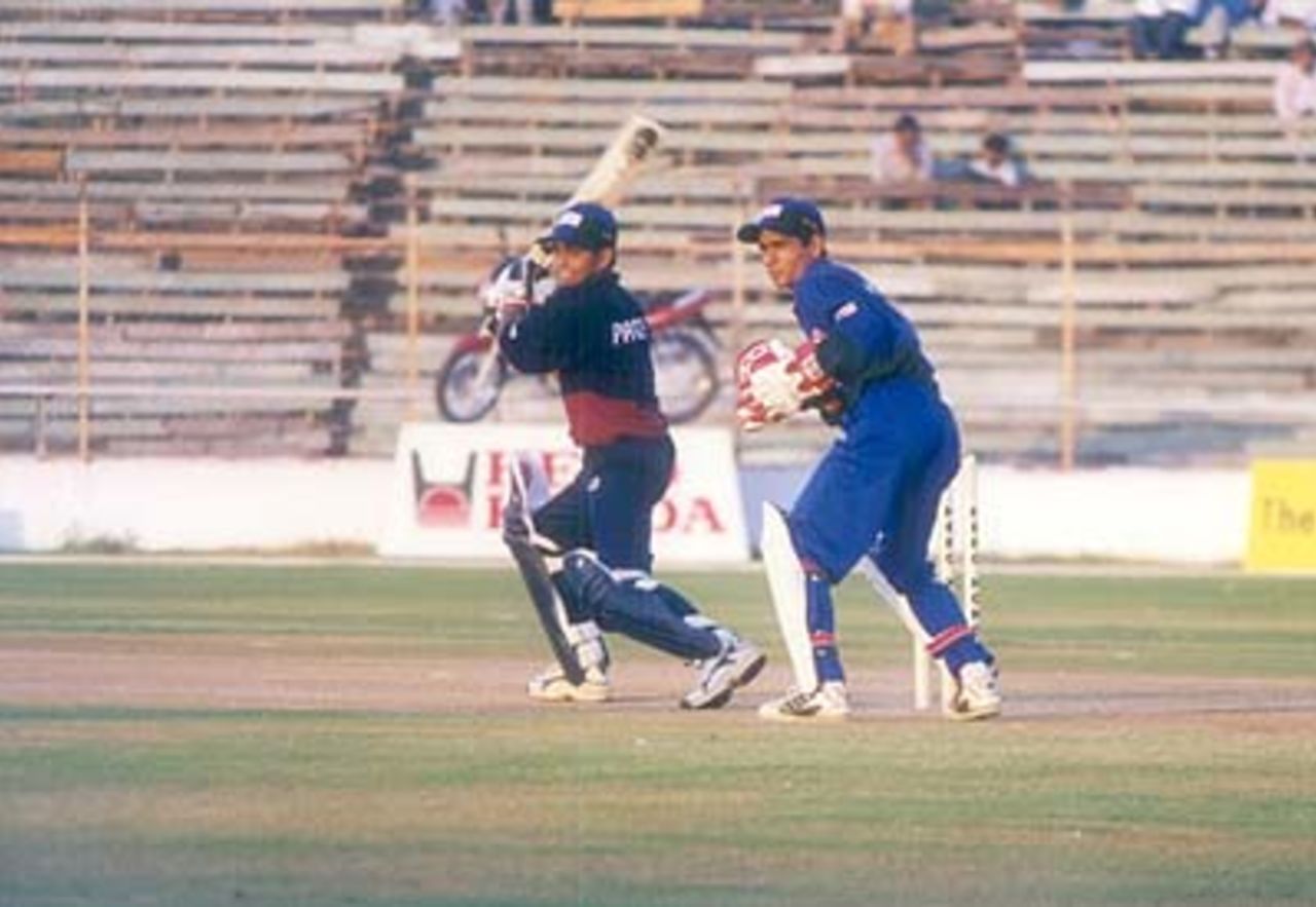 Niraj Patel Square driving on his innings of 70 off 70 balls, Challenger Series 1999/00, India 'A' v India 'B', Sardar Patel (Gujrat) Stadium, Motera, Ahmedabad, 12 Feb 2000
