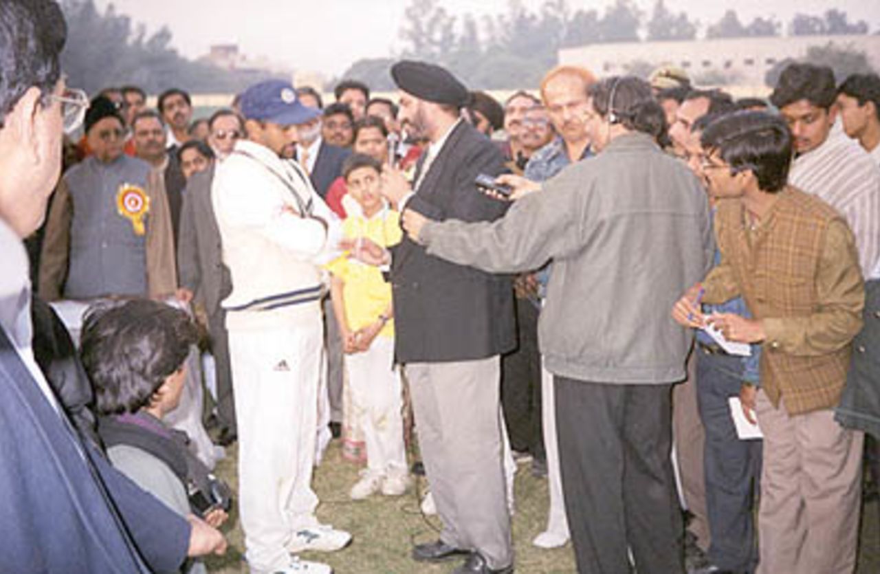 Amay Khurasia, Central Zone skipper being interviewed by Maninder Singh, Deodhar Trophy, 2000/01, Final, Central Zone v South Zone, K.D Singh Babu Stadium, Lucknow, 21 December 2000.