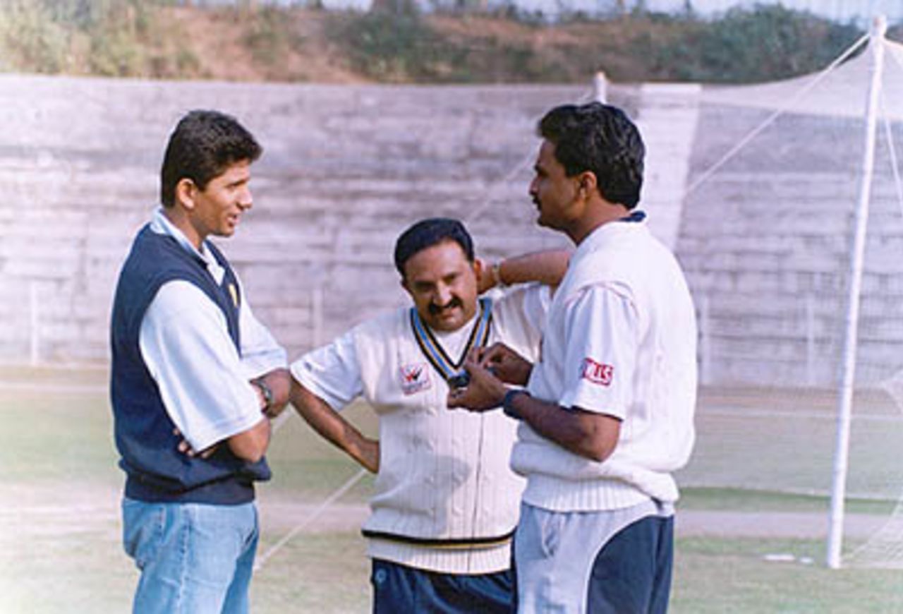 Pace partners Javagal Srinath and Venkatesh Prasad having a chat with Raghuram Bhatt, Duleep Trophy, 2000/01, East Zone v South Zone, Maharaja Bir Bikram College Stadium, Agartala, 25-27 January 2001.