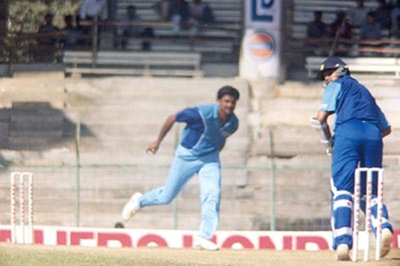 Dravid plays a delicate leg glance off Srinath. Challenger Series 2000/01, Final, India v India 'A', MA Chidambaram Stadium, Chepauk, Chennai, 15 Feb 2001
