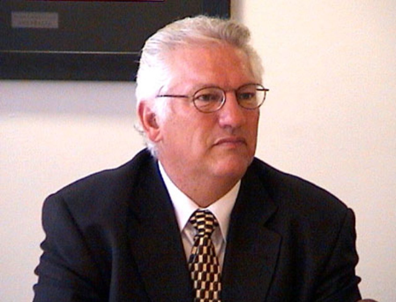 New Zealand Cricket Chief Executive Christopher Doig at a media conference to announce his resignation effective from the end of March 2001, 16 February 2001.