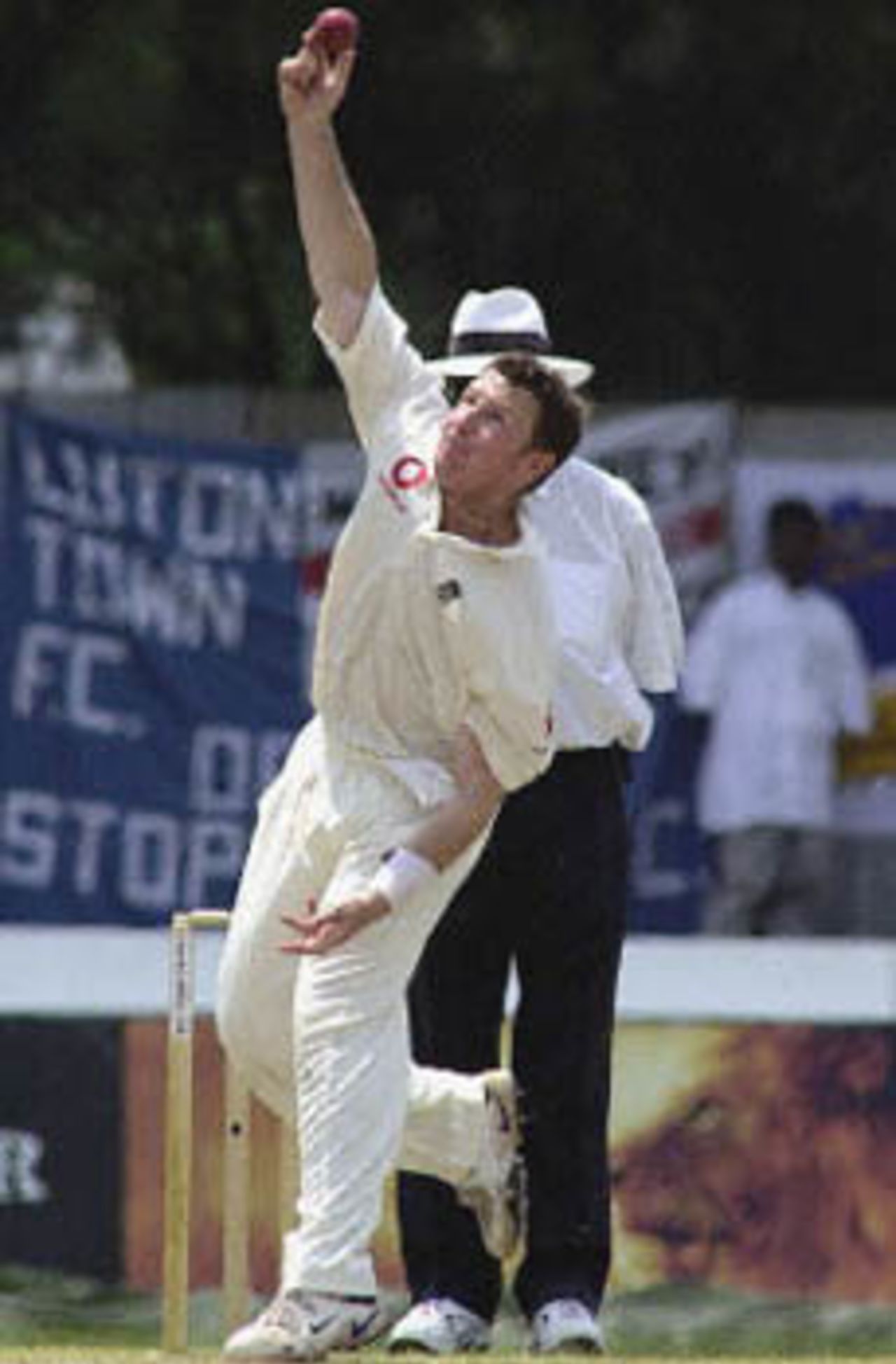 England fast bowler Robert Croft delivers a ball to Sri Lankan skipper Sanath Jayasuriya on the first day of the first cricket Test match at Galle International Cricket Stadium, 22 February 2001. Sri Lanka recovered from the early loss of skipper Jayasuriya for 14 to secure 70 for one wicket at lunch.