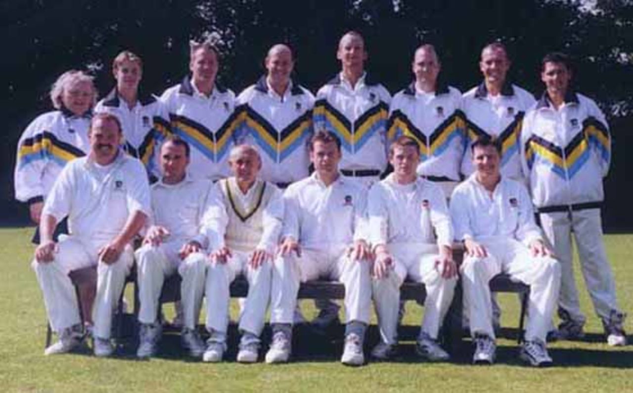 <b>Standing:</b> Leslie Morgan (scorer), James Manning, Stuart Summers, Ian Langdown, Kirk Stewart, Ian Williams, Dean Woodhouse, Martin Miller.<br> <b>Seated:</b> Tim Keighley, Andy McMahon, Andy Hooper, Jerry Hayward, Ali Fleming, Roger Miller.