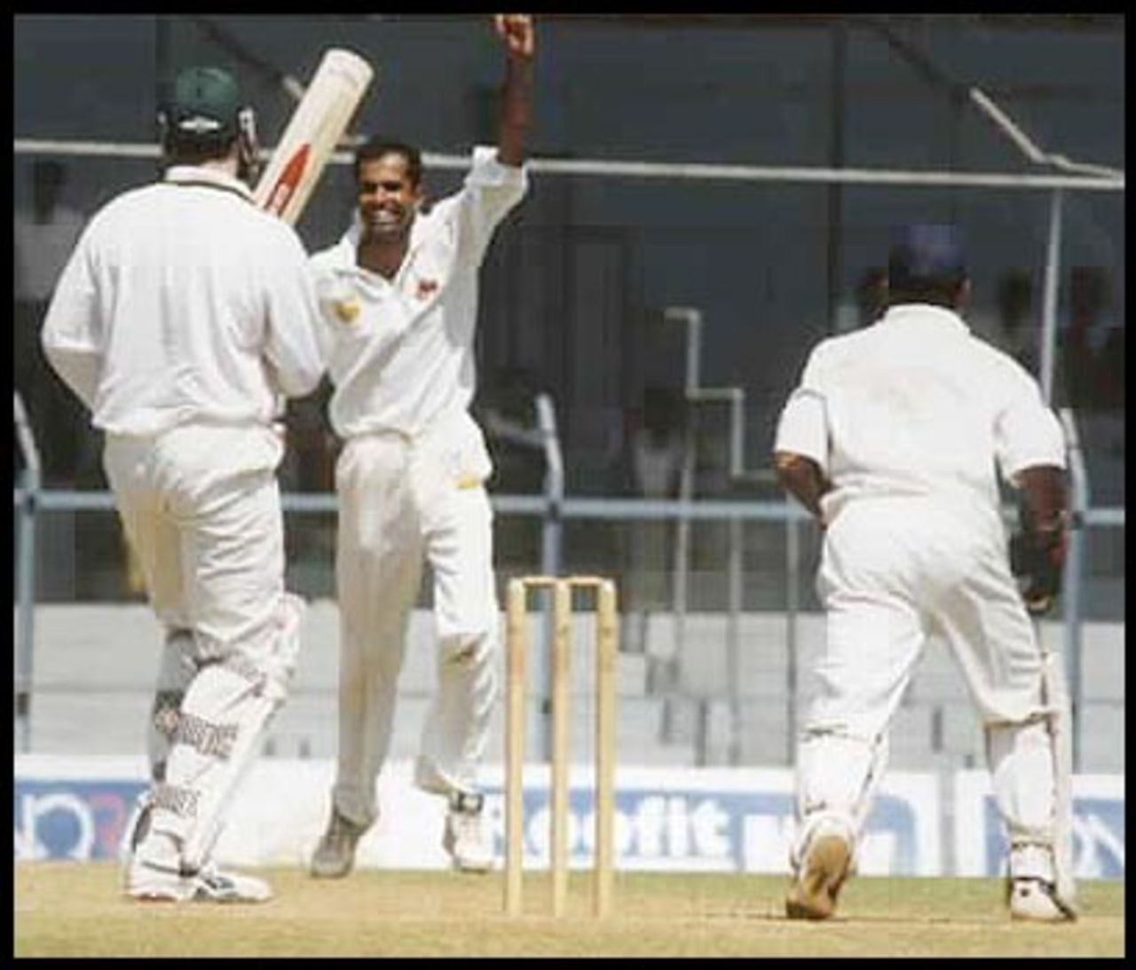 Fleming falls leg before to give Kulkarni his third scalp, Australia in India 2000/01, Mumbai v Australians, Brabourne Stadium, Mumbai, 22-24 Feb 2001 (Day 2)