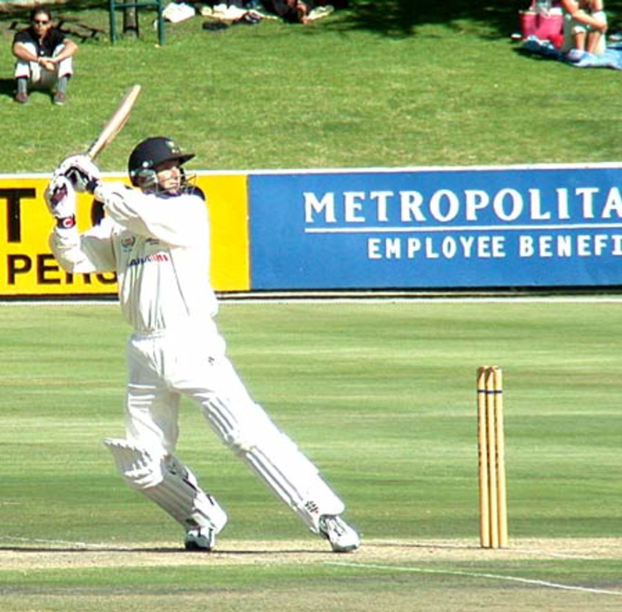 Gary Kirsten angles a ball to the thirdman boundary against EP at Newlands