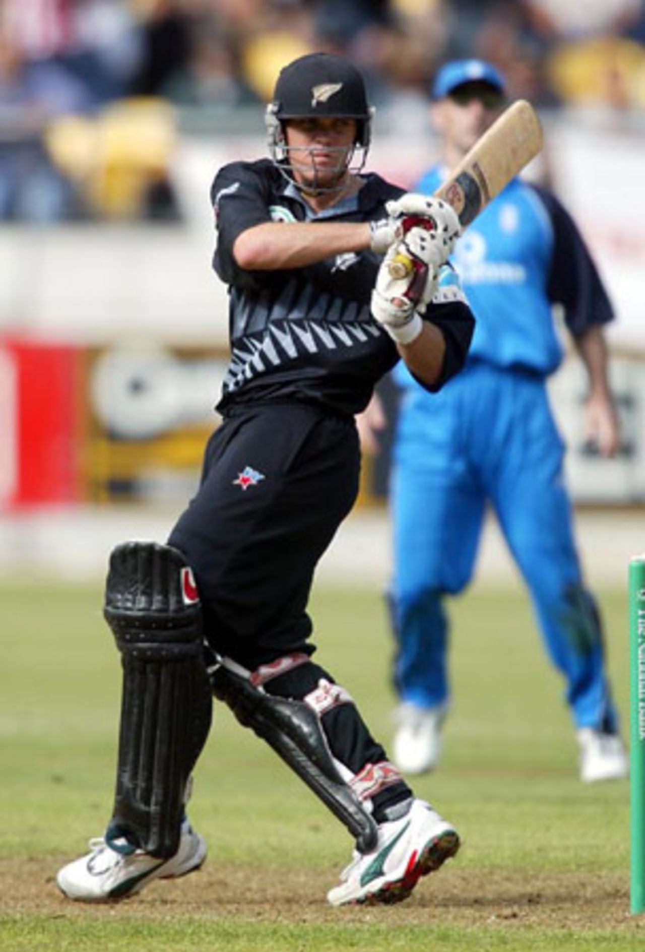 New Zealand batsman Lou Vincent pulls a delivery from England bowler Matthew Hoggard during his innings of 36. 2nd ODI: New Zealand v England at WestpacTrust Stadium, Wellington, 16 February 2002.