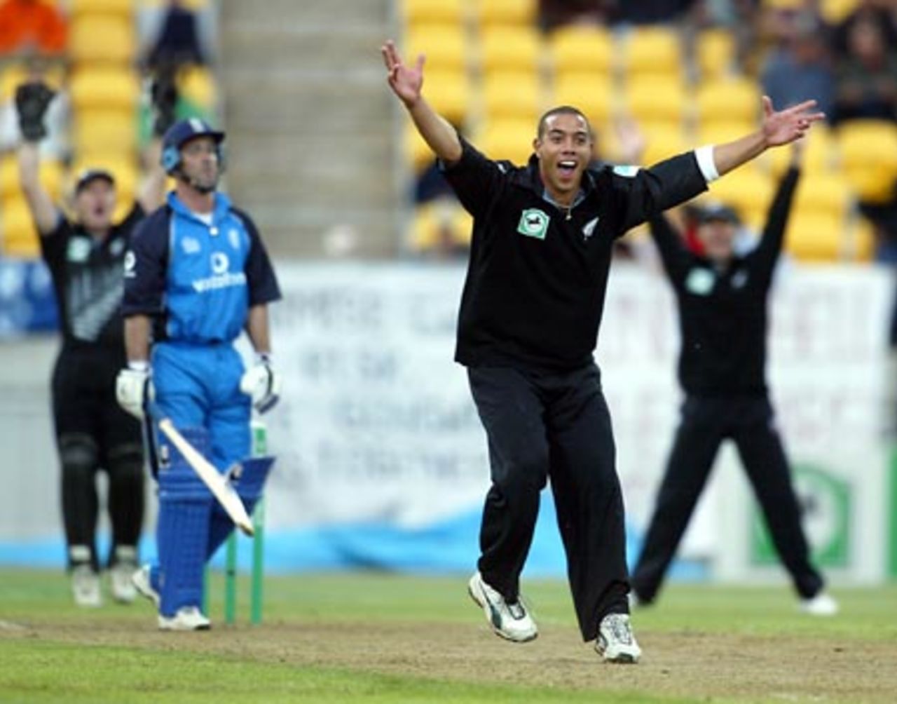 New Zealand bowler Andre Adams successfully appeals for lbw against England batsman Graham Thorpe. Thorpe was dismissed for 10 during Adams' spell of 3-13 from seven overs. 2nd ODI: New Zealand v England at WestpacTrust Stadium, Wellington, 16 February 2002.