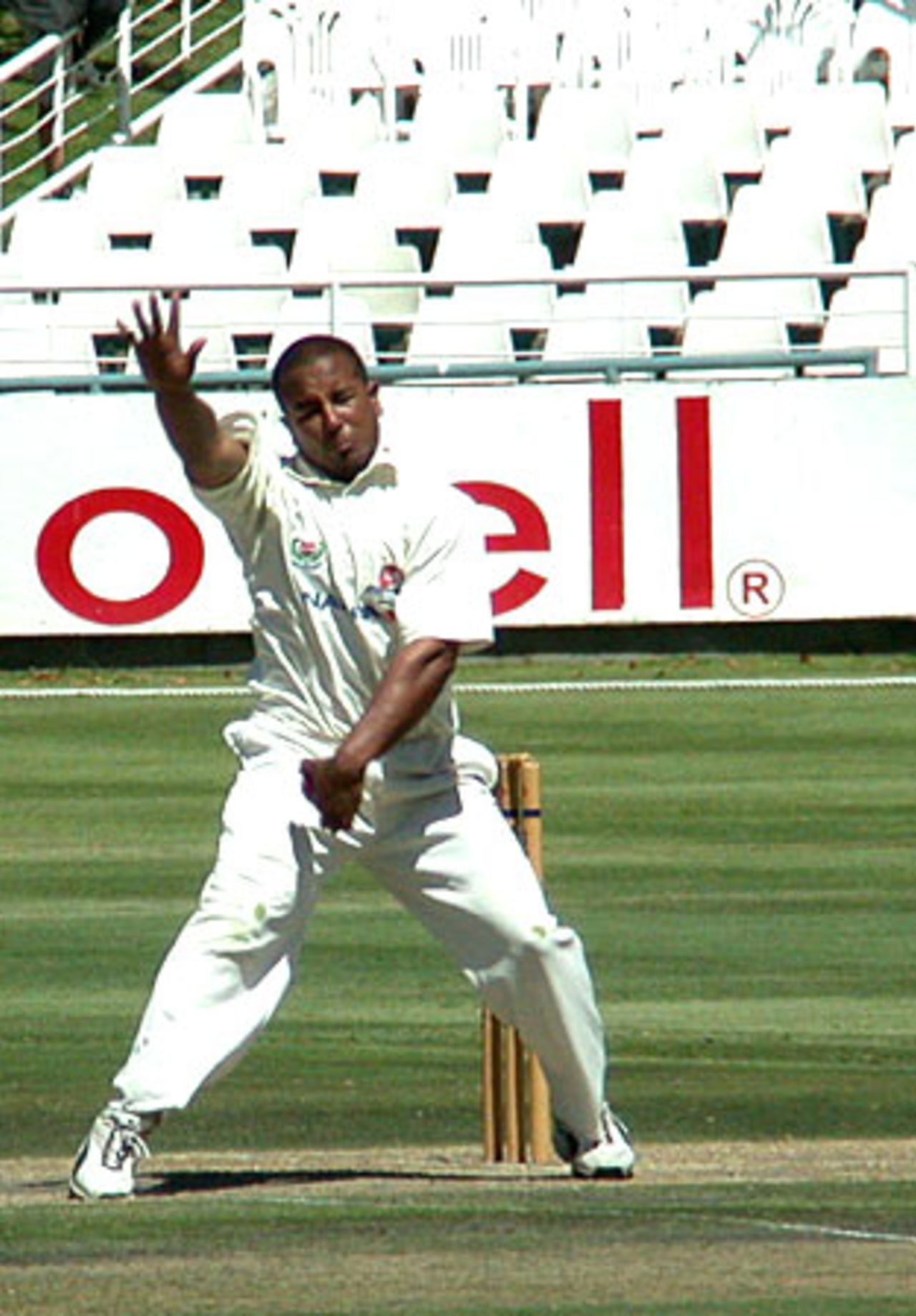 WP's Paul Adams perculiar action in sequence-No 1