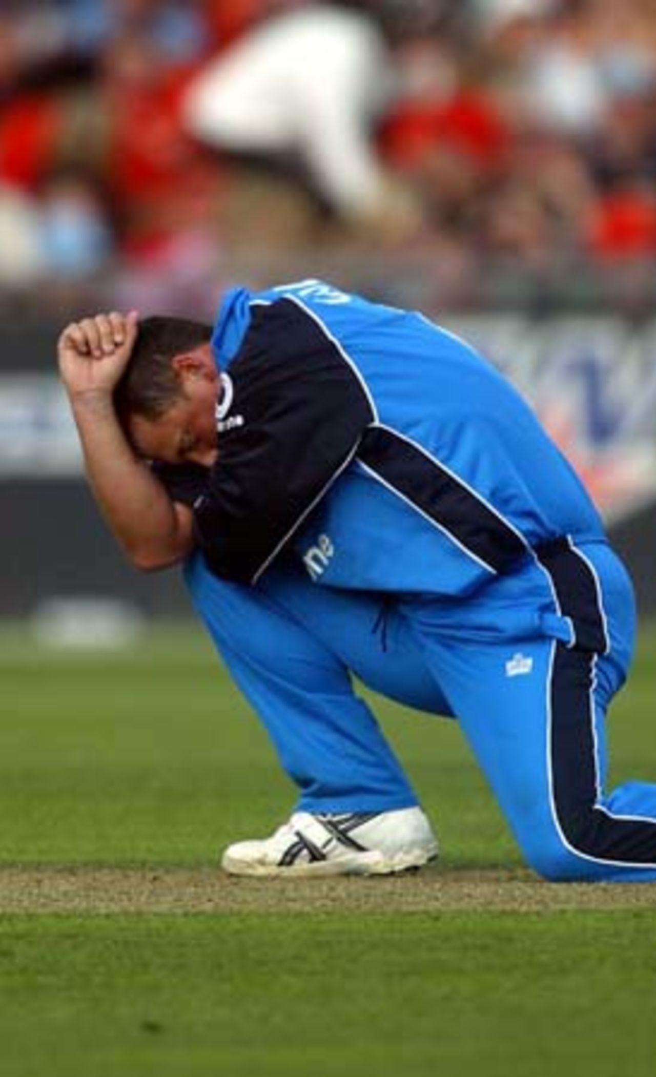 England bowler Gough shows his frustration after an lbw appeal against New Zealand batsman Nathan Astle is turned down by umpire Steve Dunne during his spell of 2-42 from 10 overs. 5th ODI: New Zealand v England at Carisbrook, Dunedin, 26 February 2002.