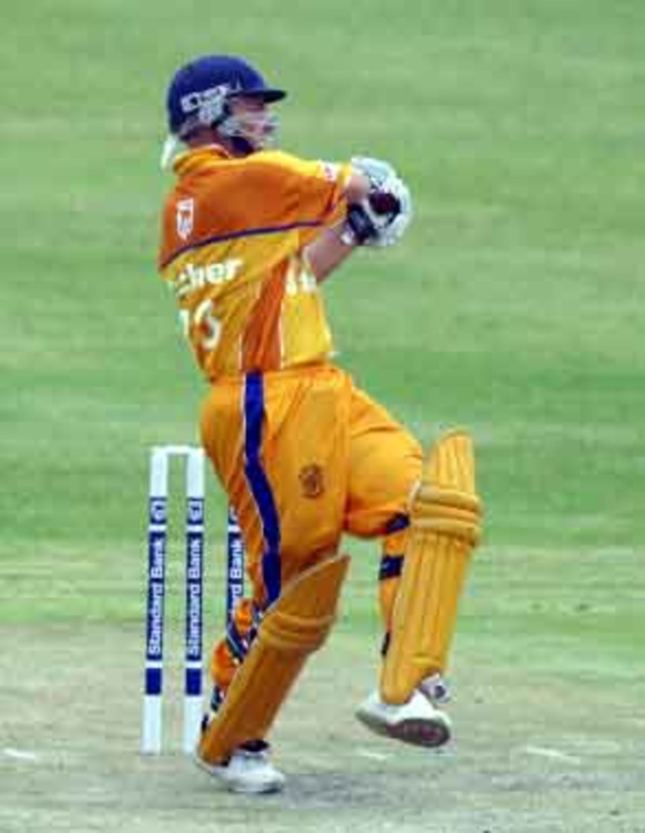 Adam Bacher hooks the ball, Gauteng Invitation XI v Pakistanis 1 Feb 2003