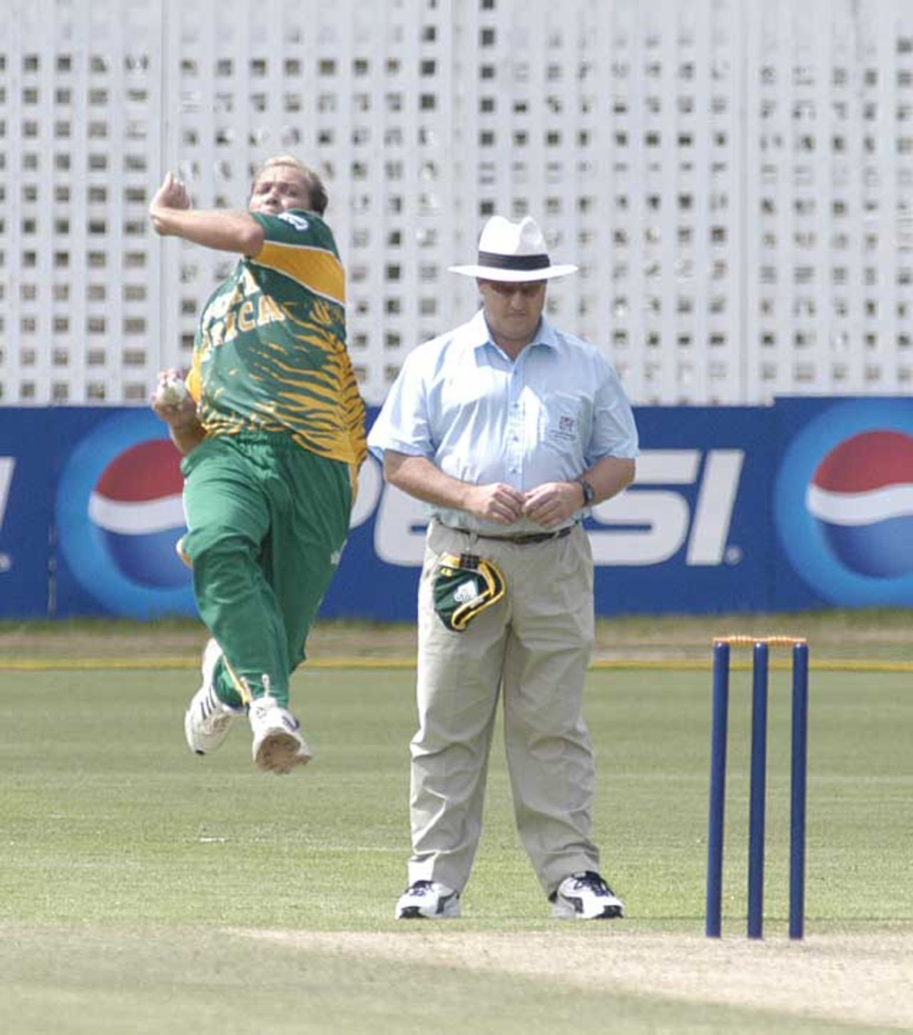 Jacques Kallis prepares to deliver a ball against WP at Bellville