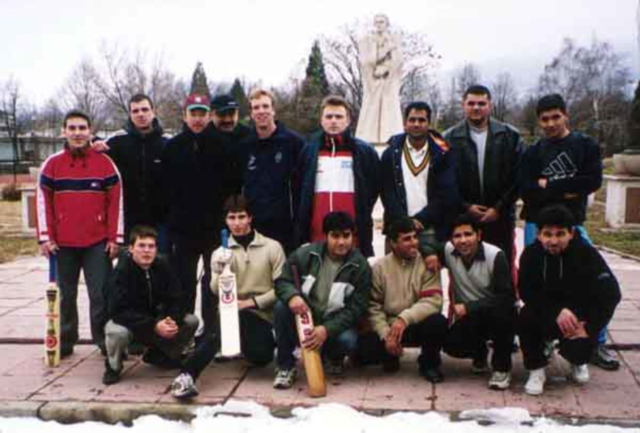 Bulgarian cricketers with Tim Dellor