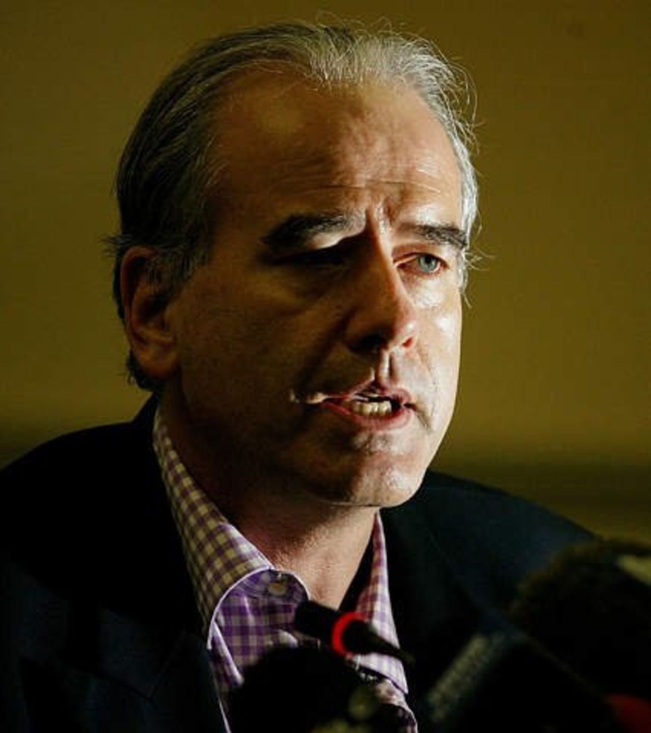 Tim Lamb speaks during a news conference in Cape Town about the controversial Cricket World Cup Zimbabwe fixture (Sun 9 Feb 2003)